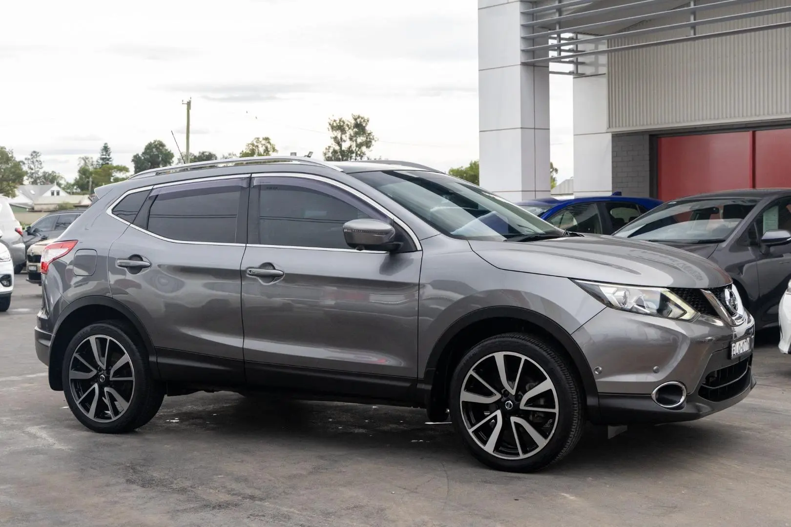 2016 Nissan QASHQAI Gallery Image 3