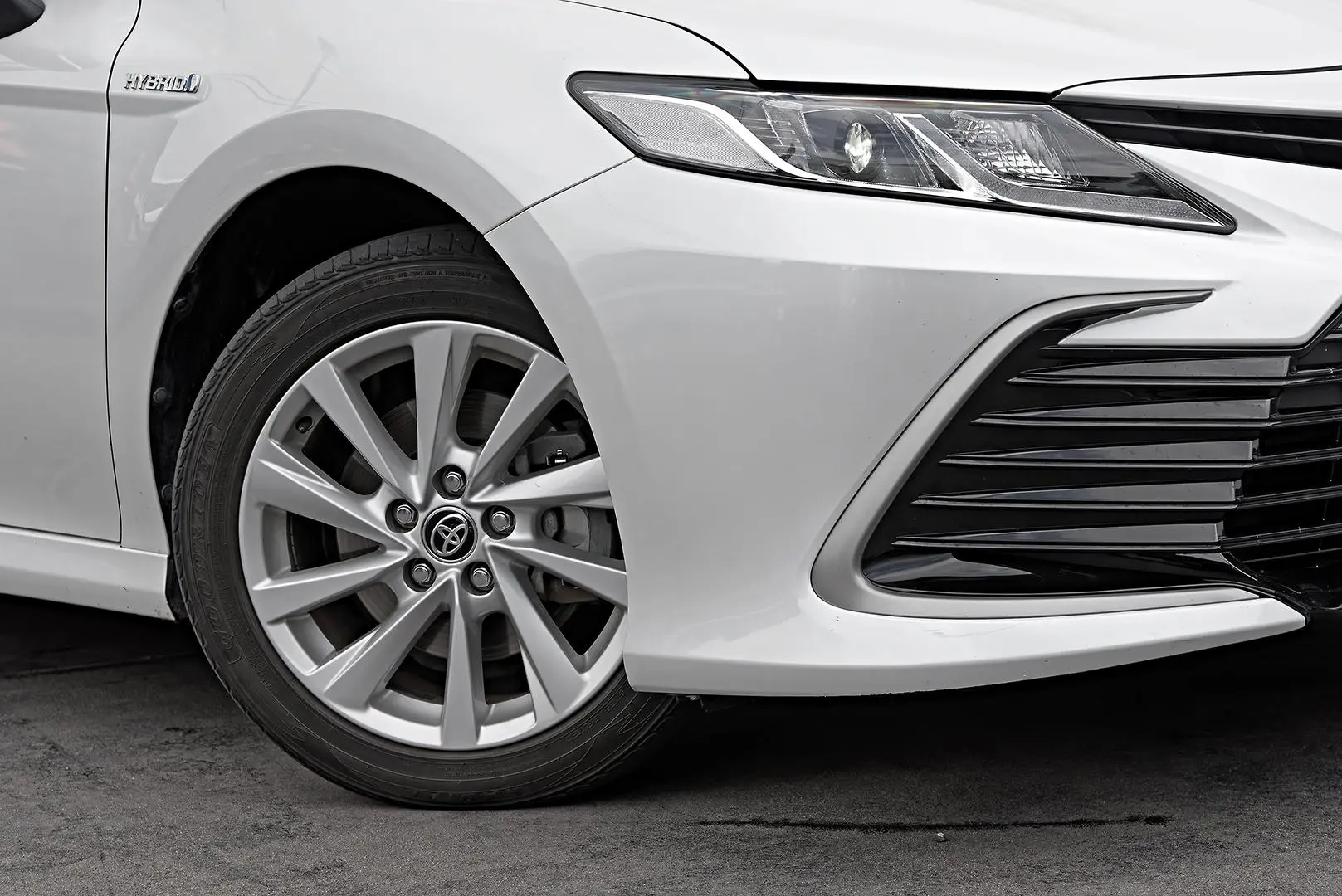 2021 Toyota Camry Gallery Image 6