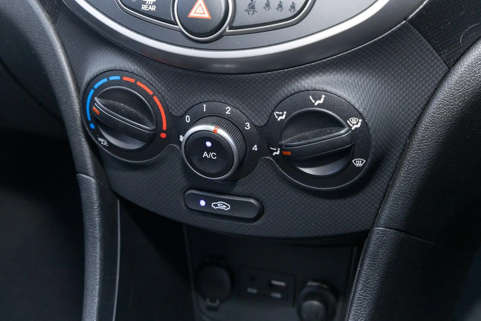 2018 Hyundai Accent Gallery Image 17