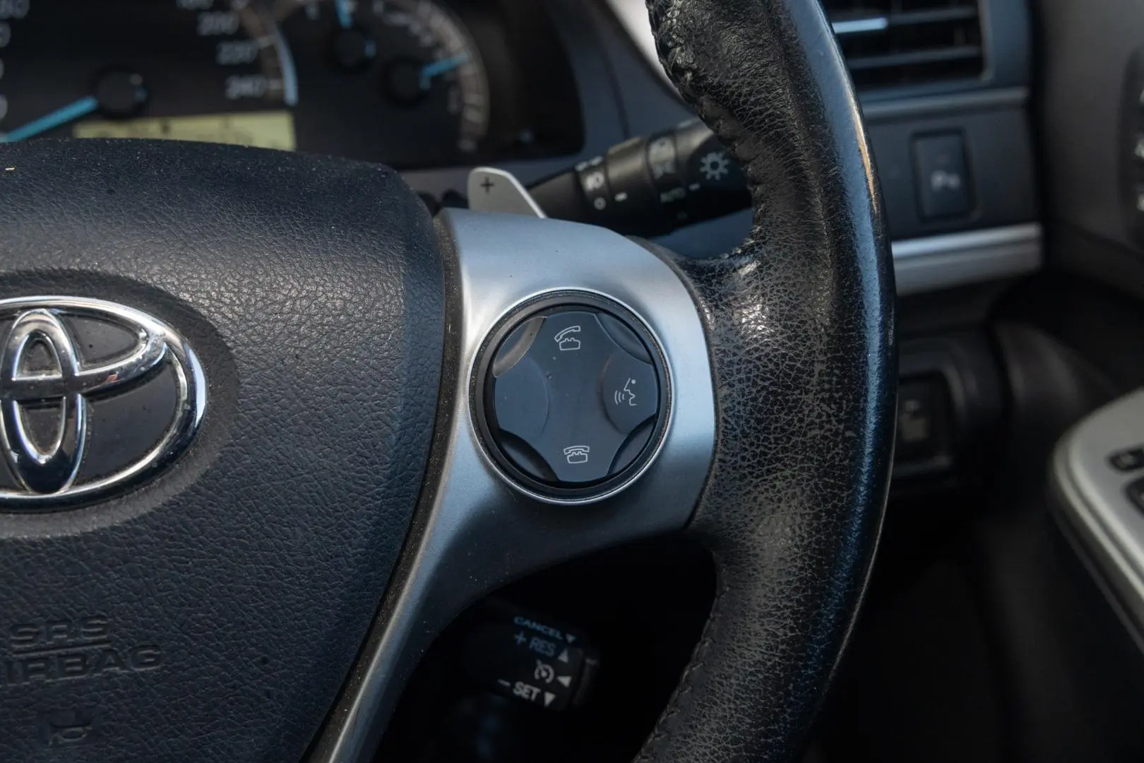 2014 Toyota Camry Gallery Image 12