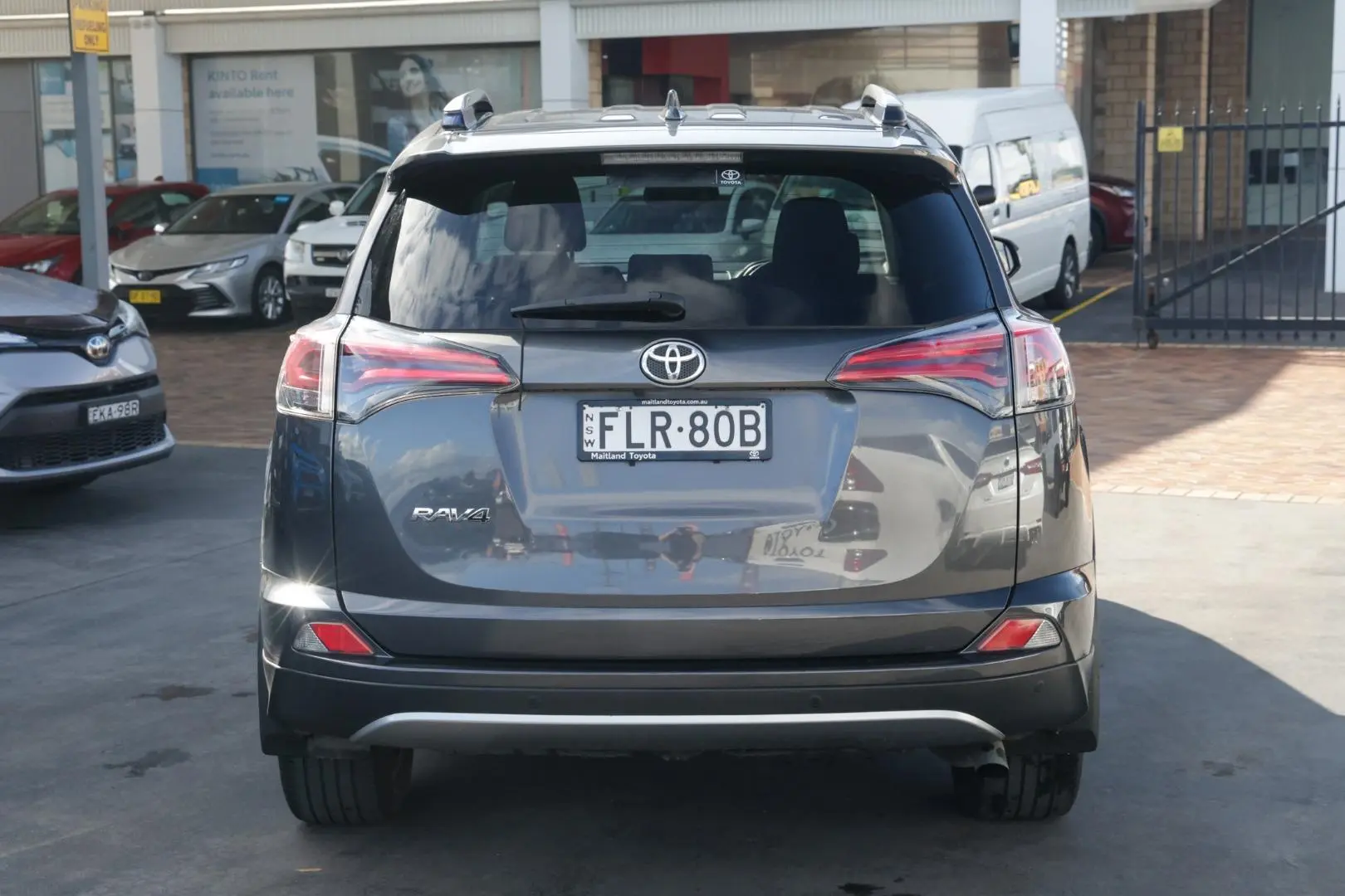 2017 Toyota RAV4 Image 5