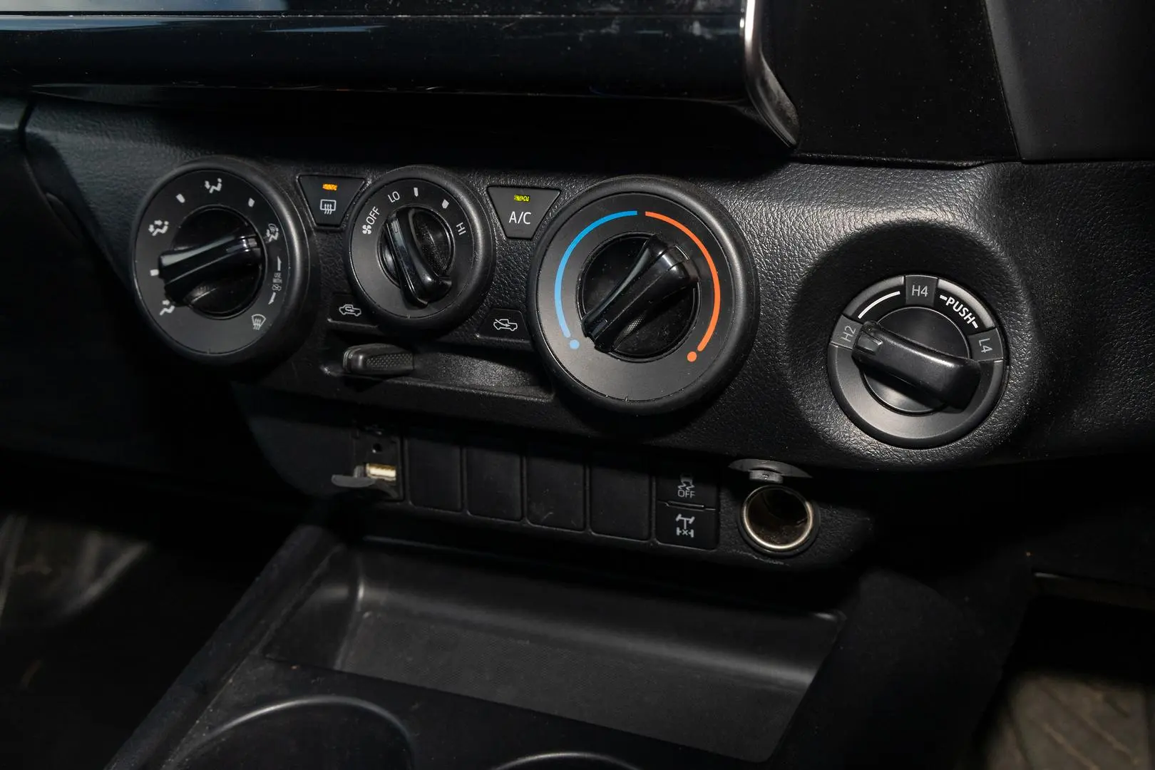 2023 Toyota Hilux Gallery Image 16