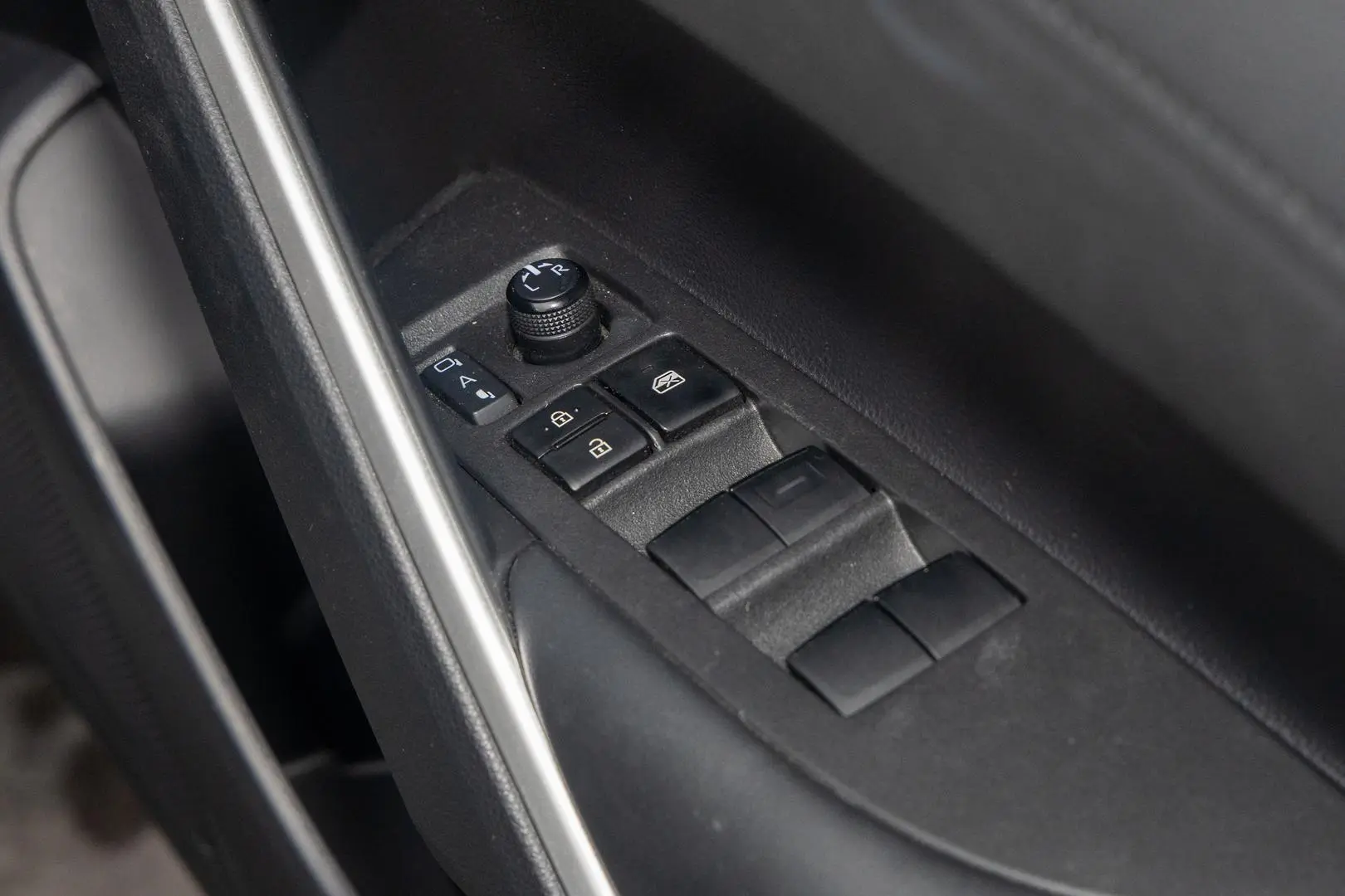 2024 Toyota Corolla Cross Gallery Image 18