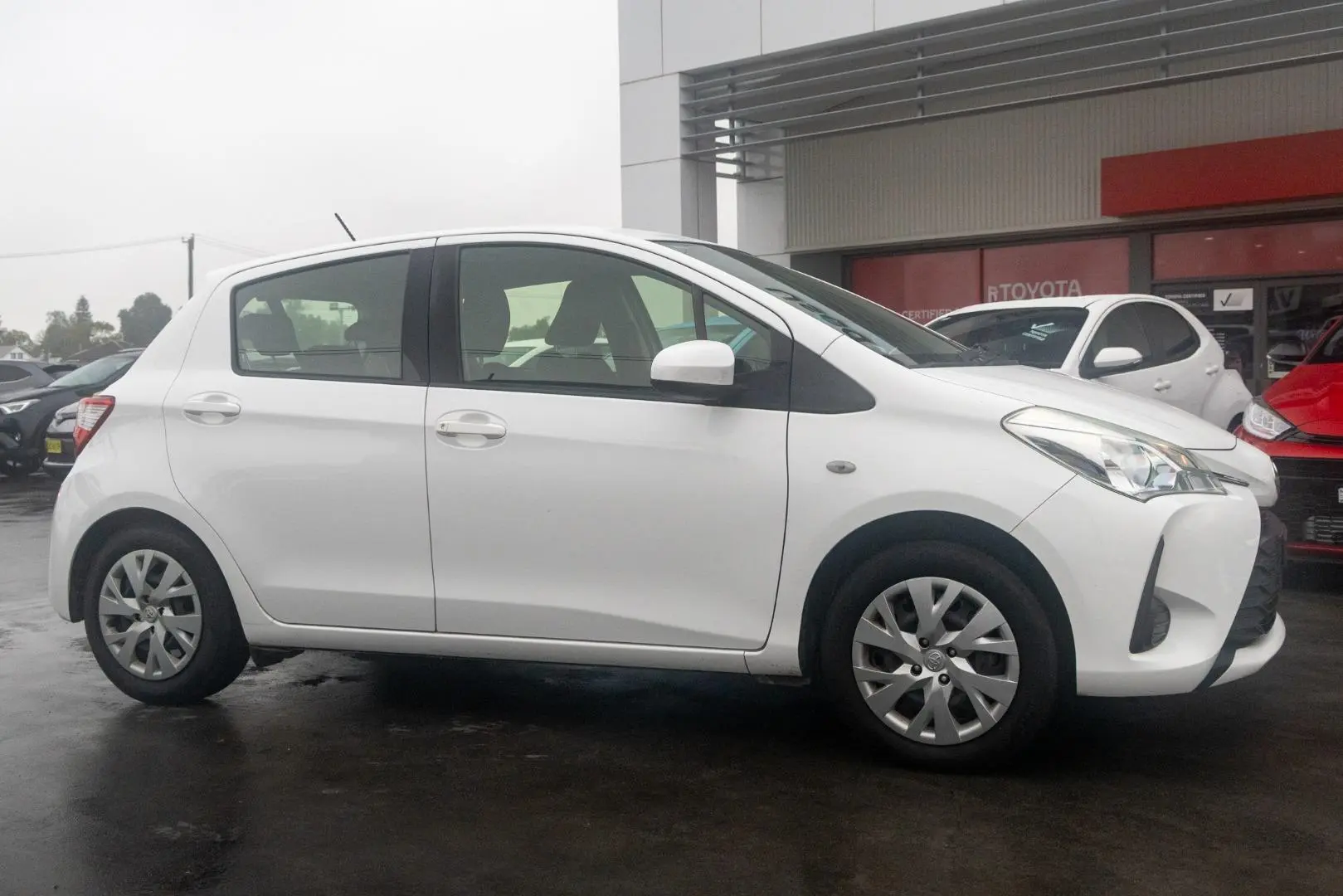 2019 Toyota Yaris Gallery Image 3