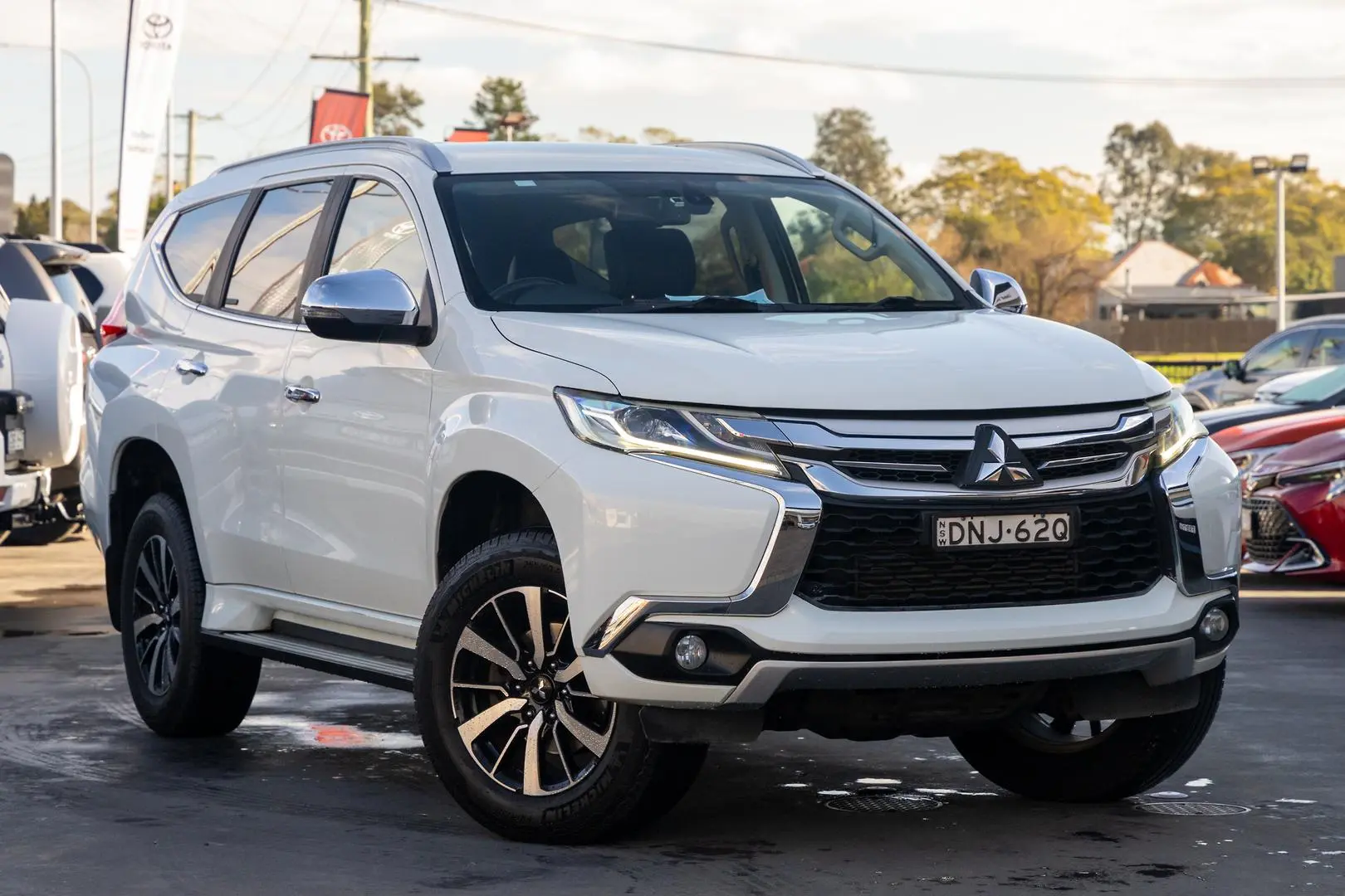 2017 Mitsubishi Pajero Sport Gallery Image 1