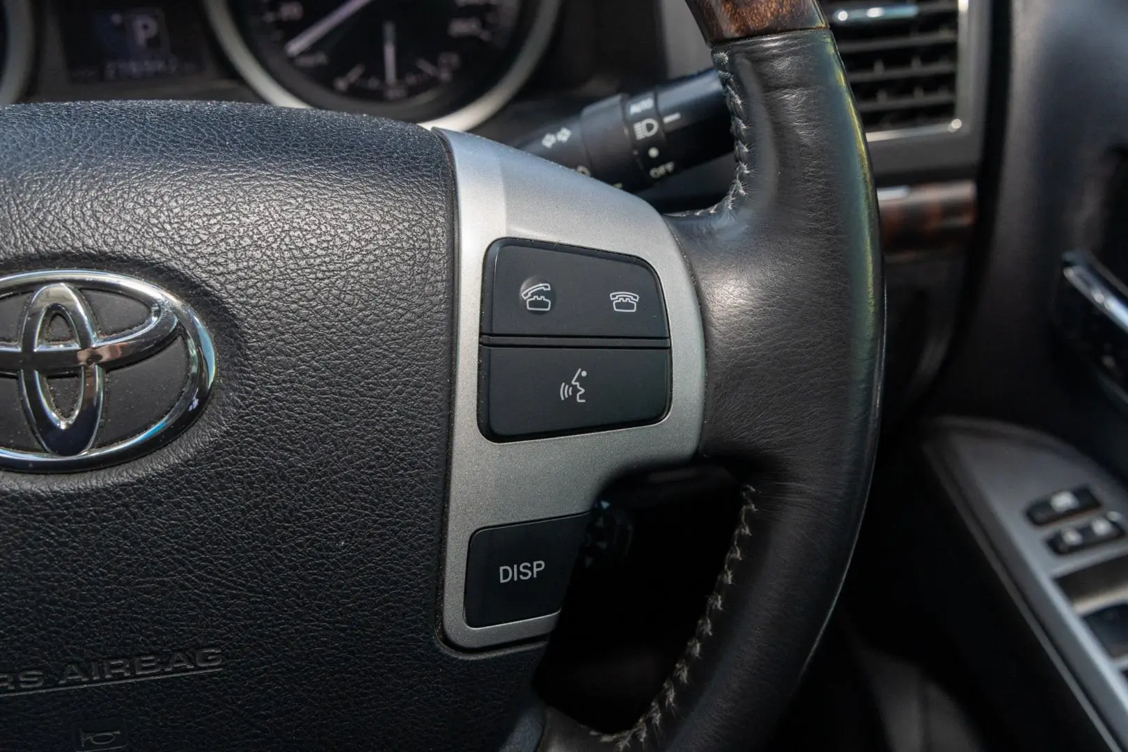 2015 Toyota Landcruiser Gallery Image 12