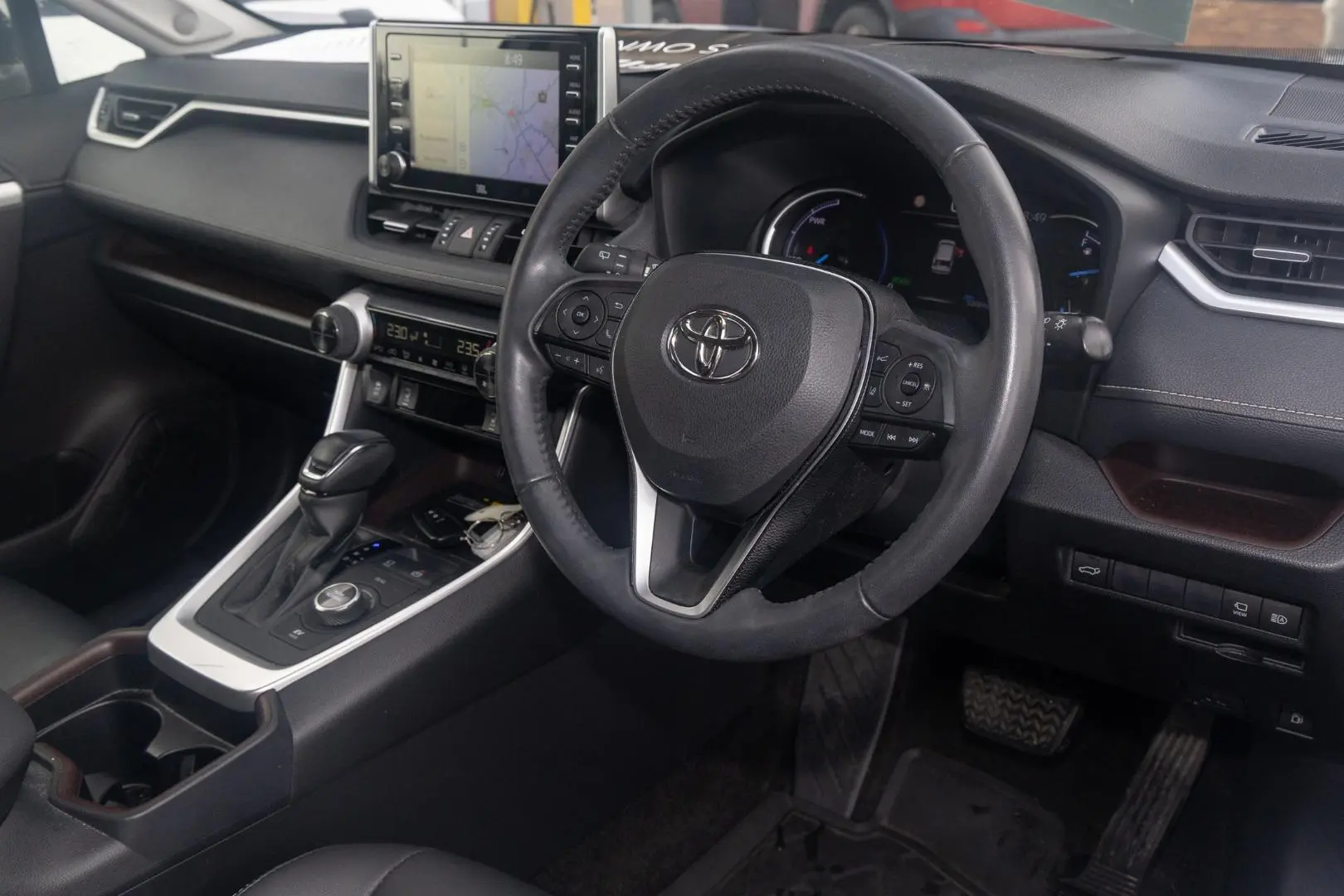 2020 Toyota RAV4 Gallery Image 7