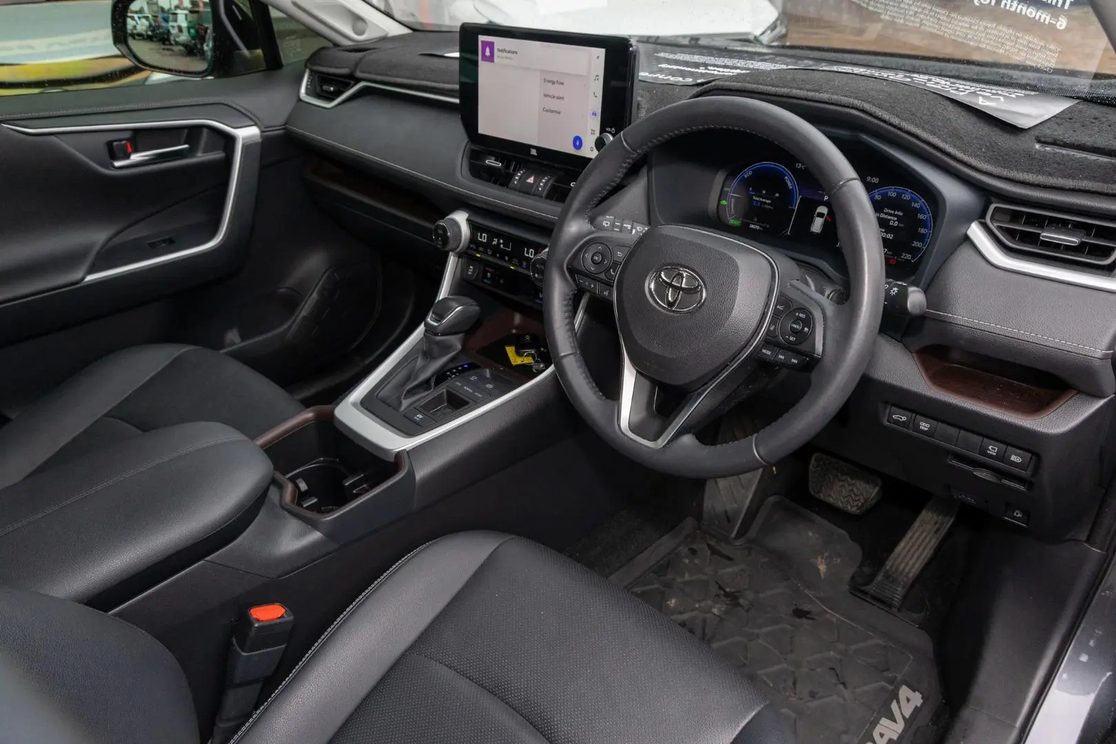 2024 Toyota RAV4 Gallery Image 7