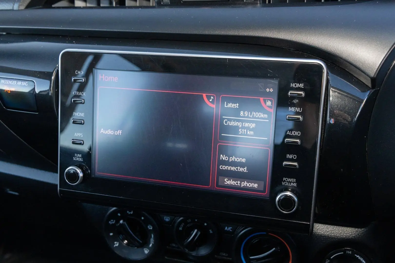 2020 Toyota Hilux Gallery Image 14