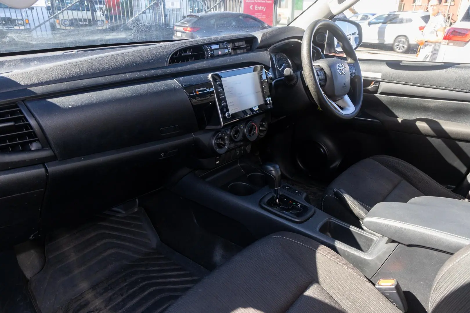 2023 Toyota Hilux Gallery Image 8