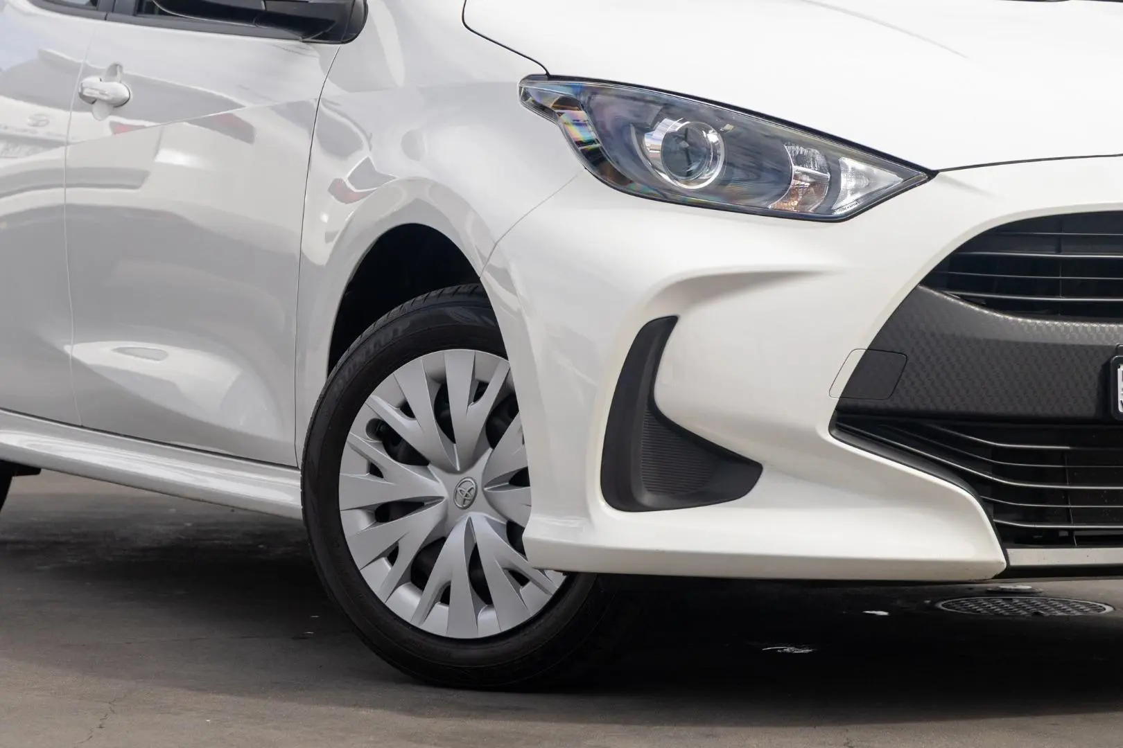 2022 Toyota Yaris Gallery Image 6