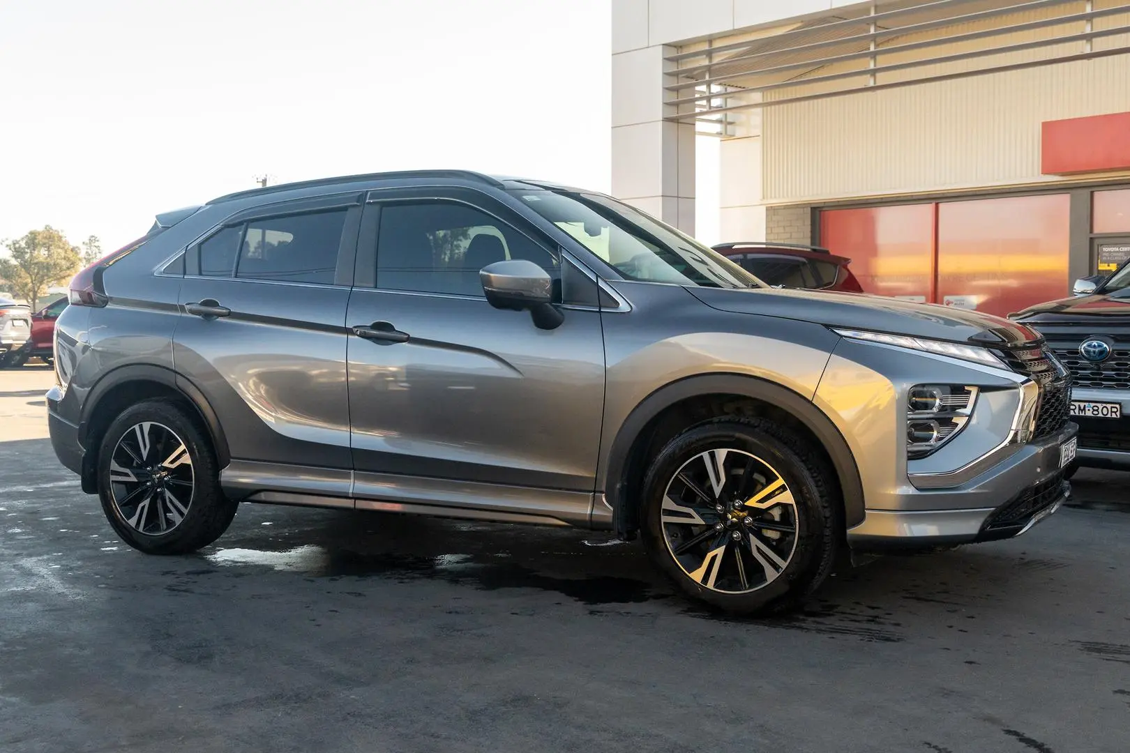 2020 Mitsubishi Eclipse Cross Gallery Image 3