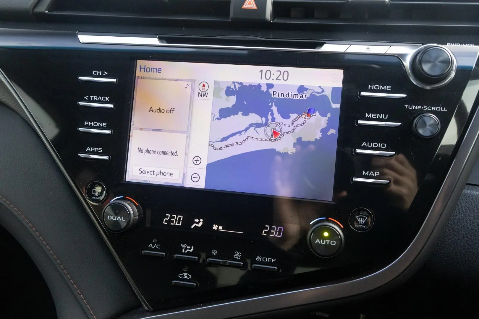 2019 Toyota Camry Gallery Image 14