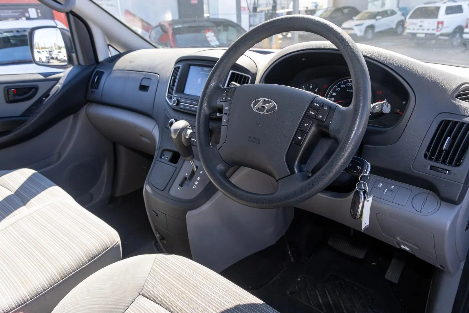 2020 Hyundai iLoad Gallery Image 7