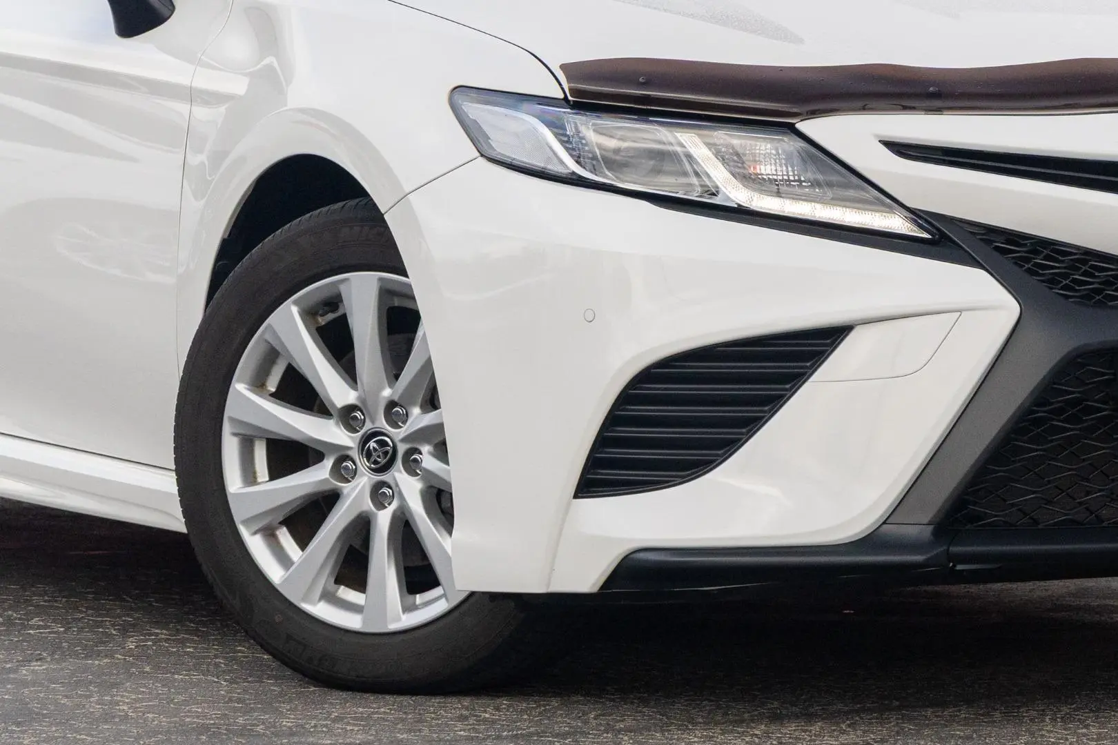 2019 Toyota Camry Gallery Image 6