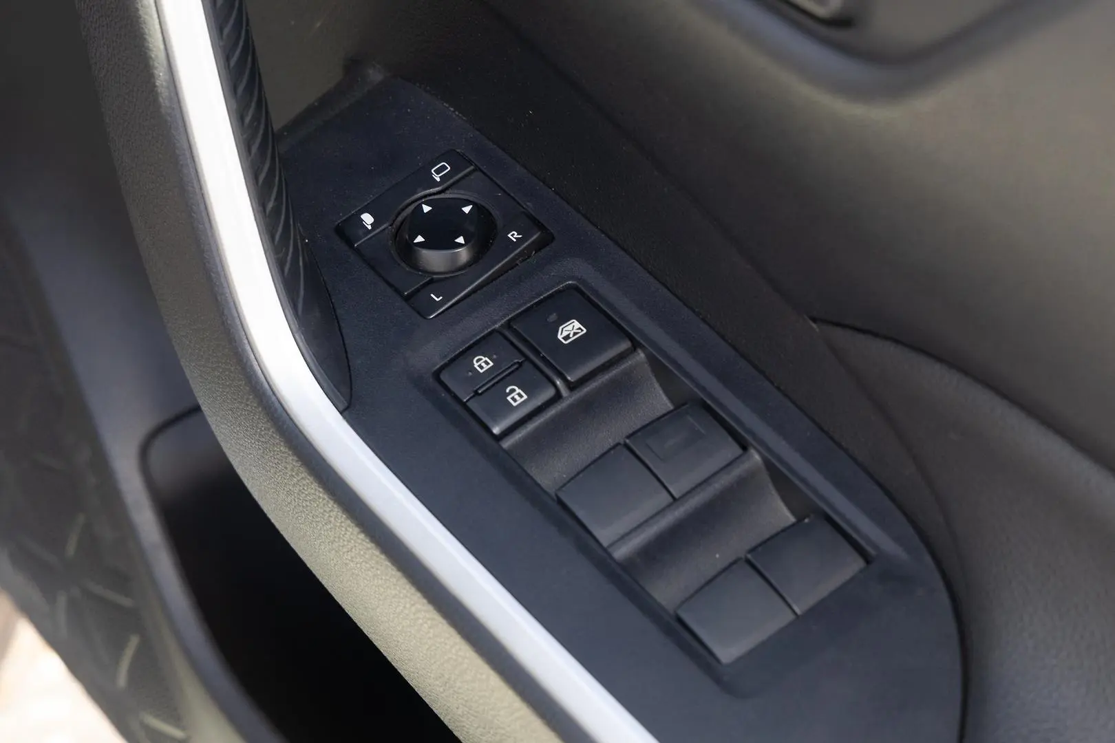 2023 Toyota RAV4 Gallery Image 18