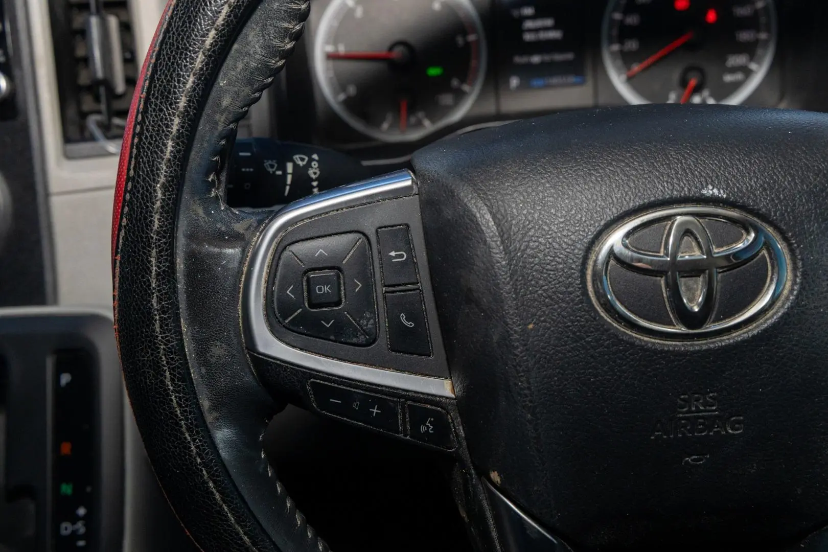 2023 Toyota Hiace Gallery Image 11
