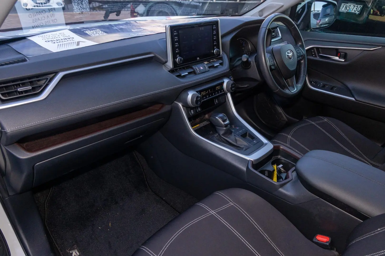 2020 Toyota RAV4 Gallery Image 8