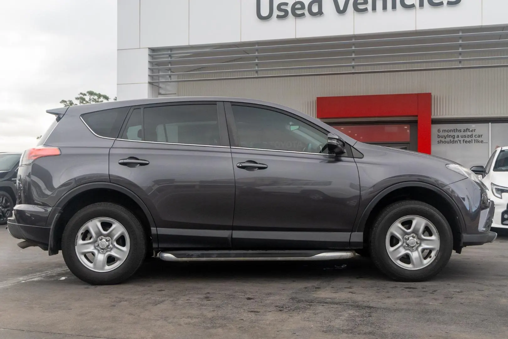 2017 Toyota RAV4 Gallery Image 3