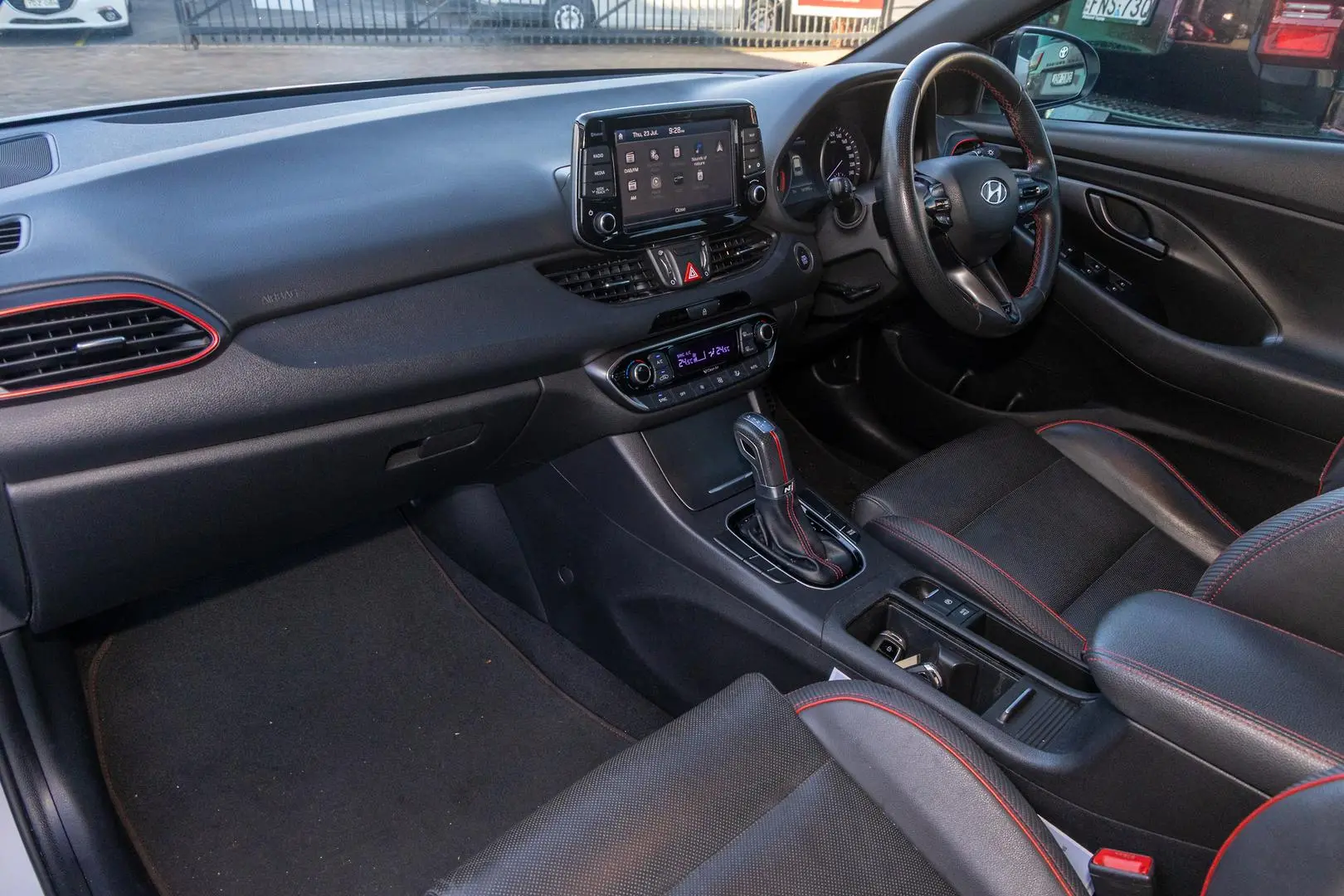 2018 Hyundai i30 Gallery Image 8