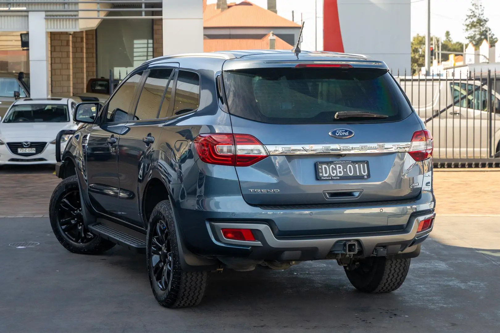 2018 Ford Everest Gallery Image 2