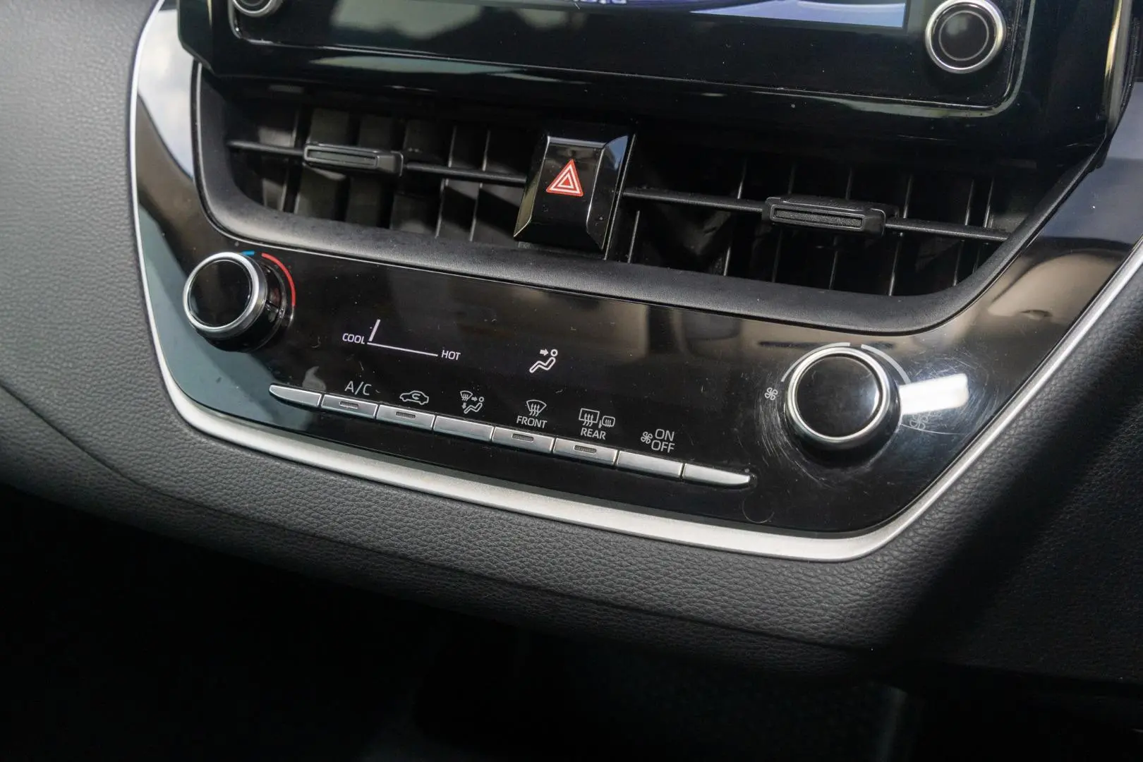 2020 Toyota Corolla Gallery Image 16