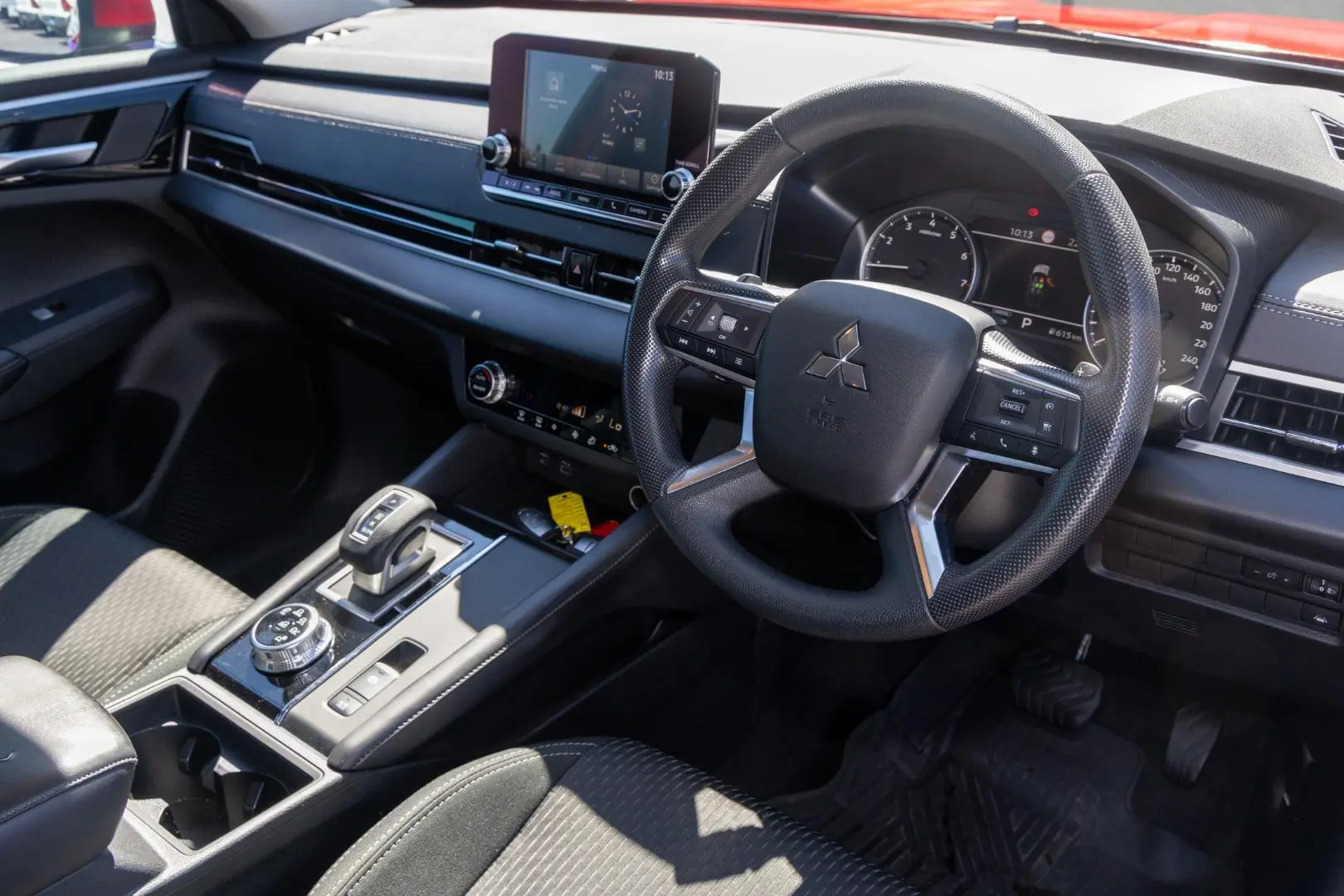 2023 Mitsubishi Outlander Gallery Image 7