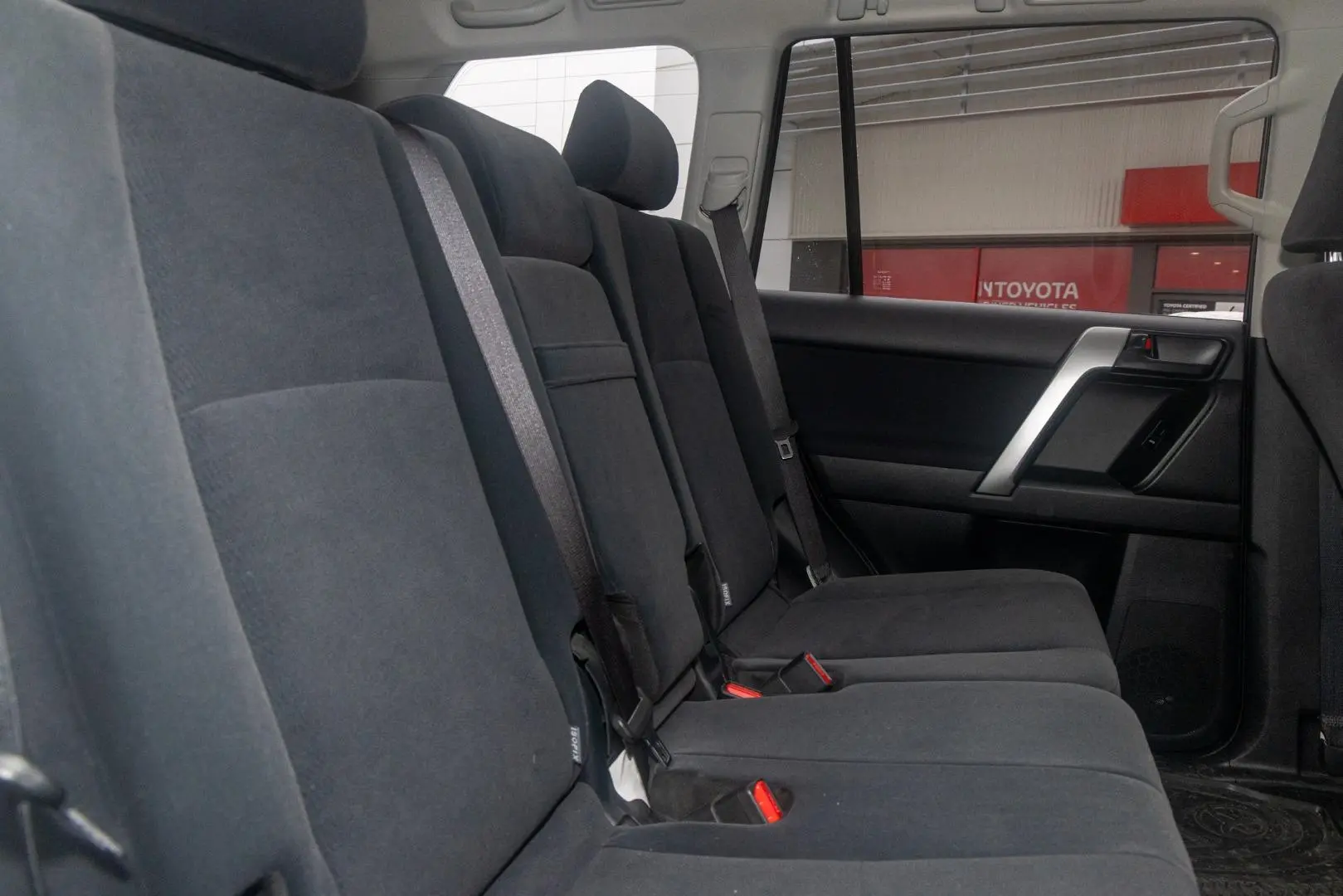 2017 Toyota Landcruiser Prado Gallery Image 9