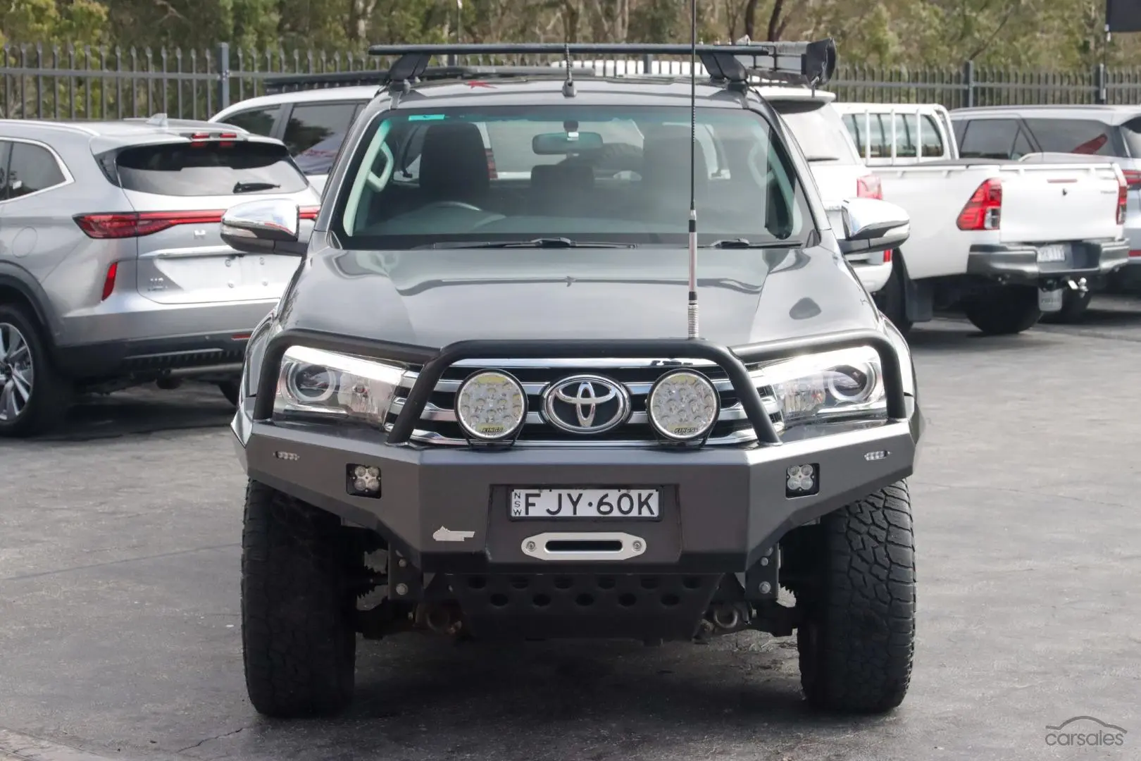 2016 Toyota Hilux Image 4