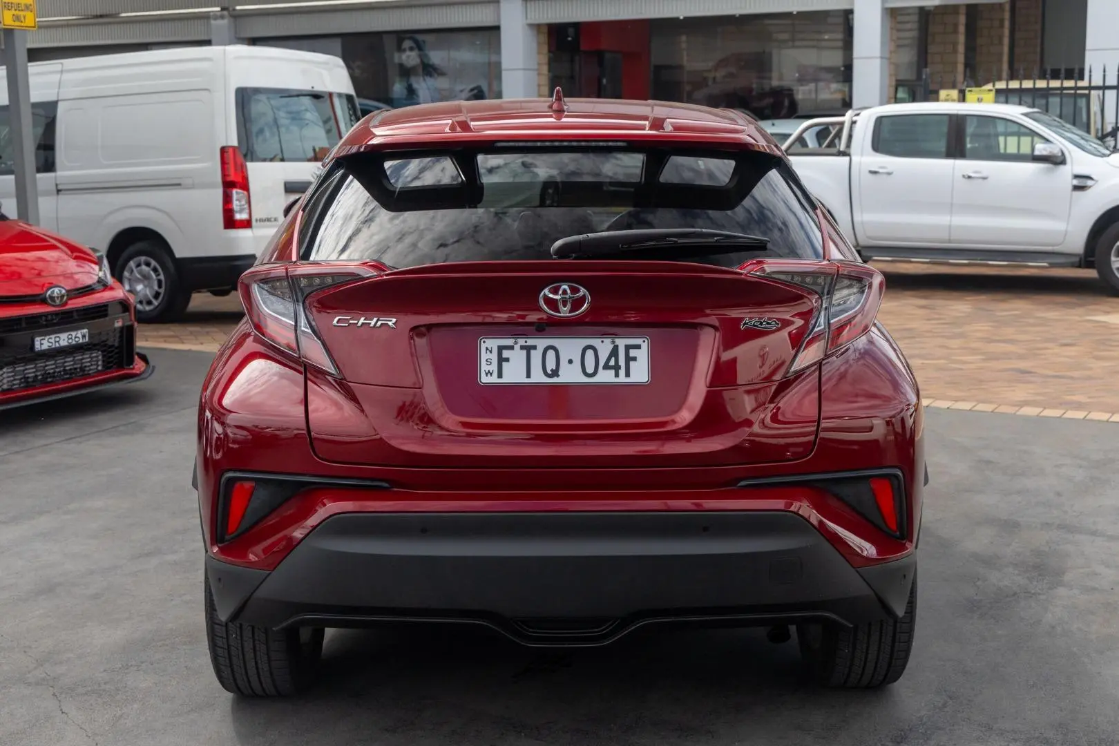 2018 Toyota C-HR Gallery Image 5