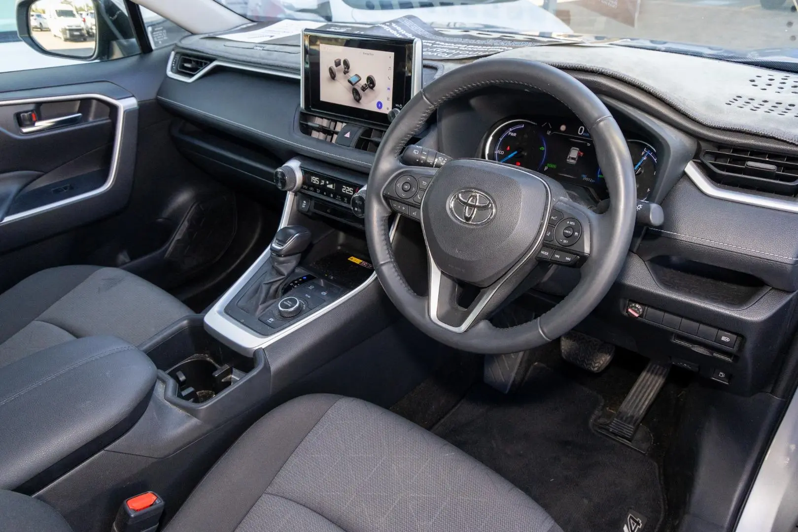 2024 Toyota RAV4 Gallery Image 7