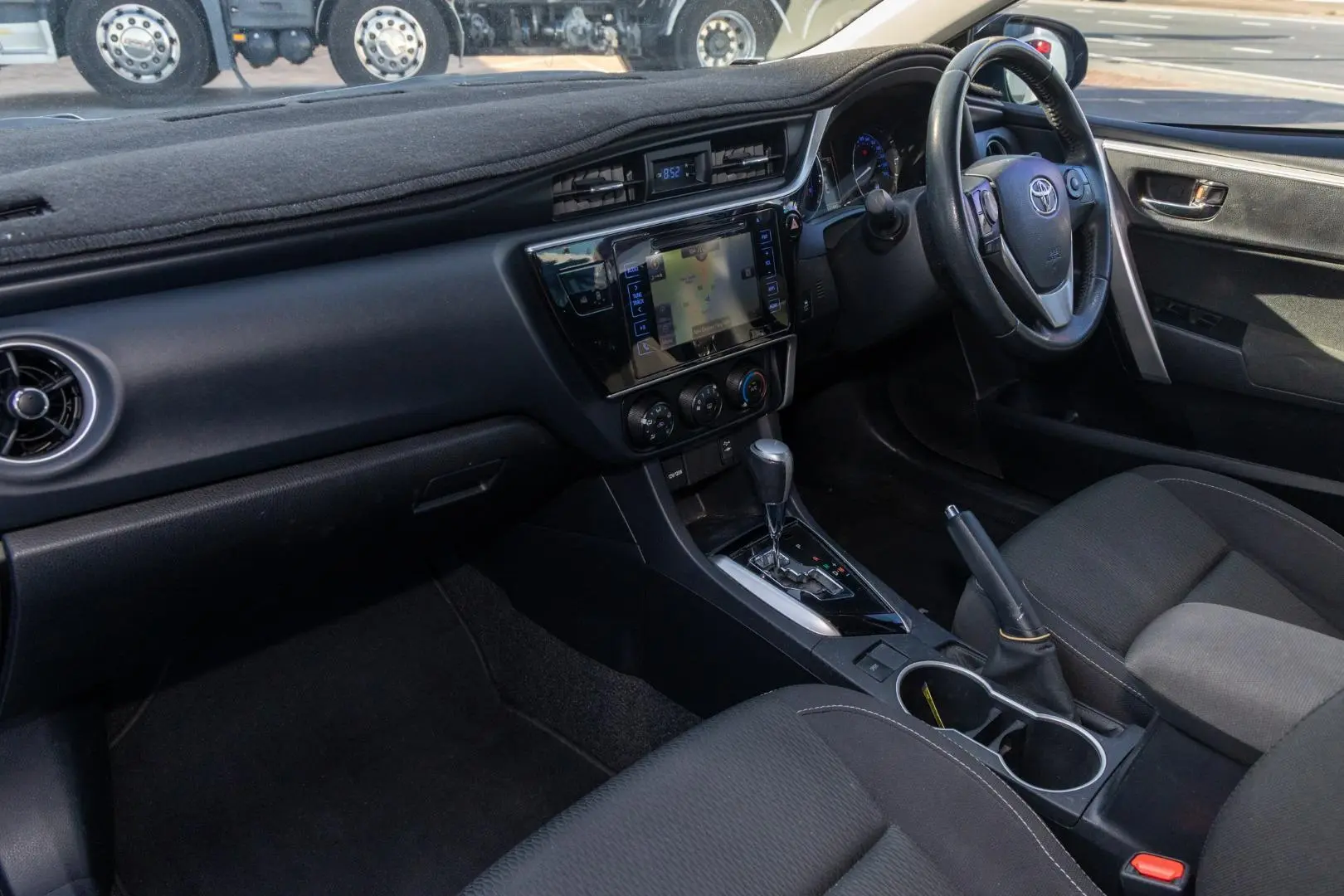 2018 Toyota Corolla Gallery Image 8