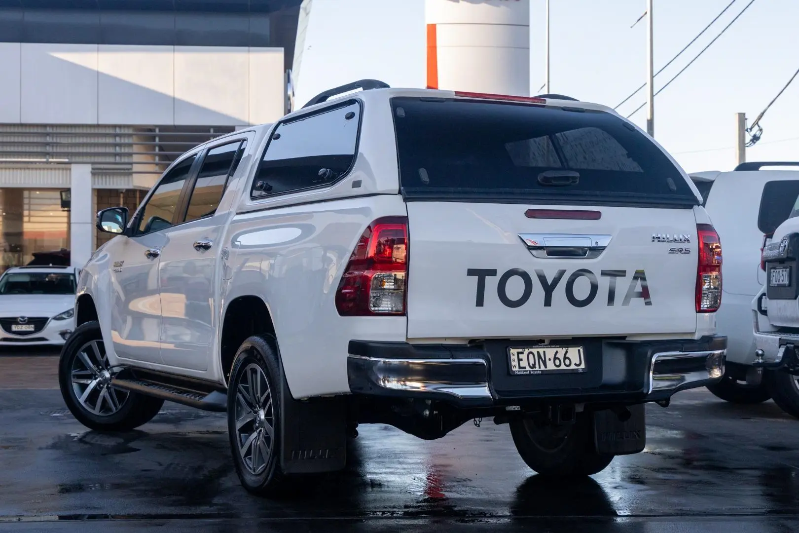 2017 Toyota Hilux Gallery Image 2