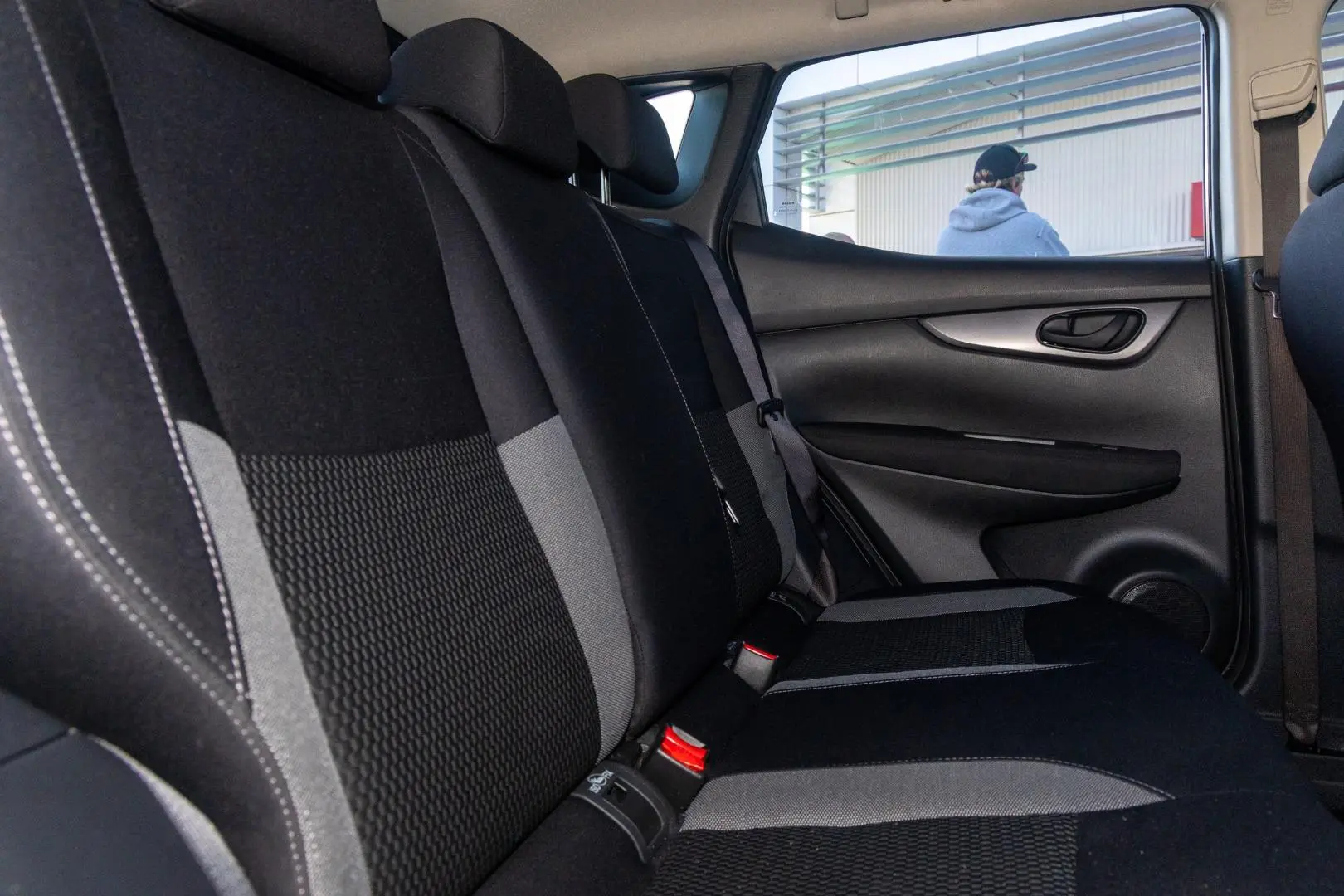 2017 Nissan QASHQAI Gallery Image 9
