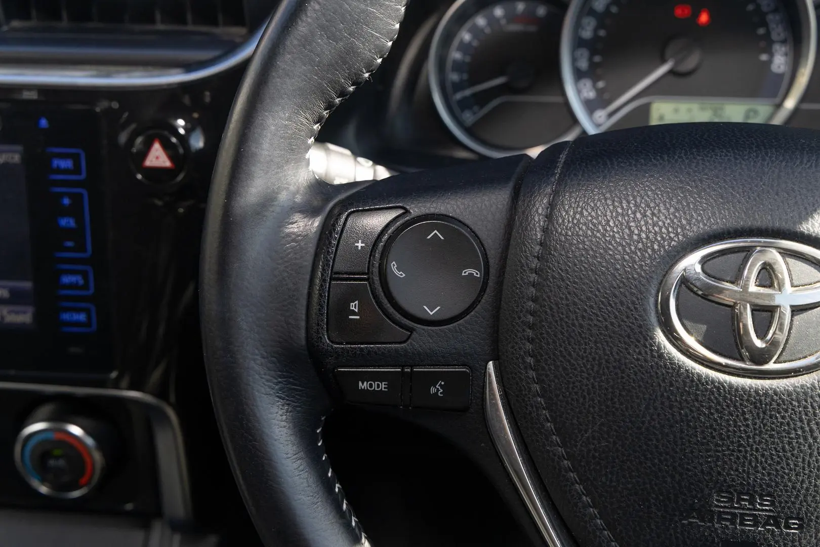 2017 Toyota Corolla Gallery Image 11