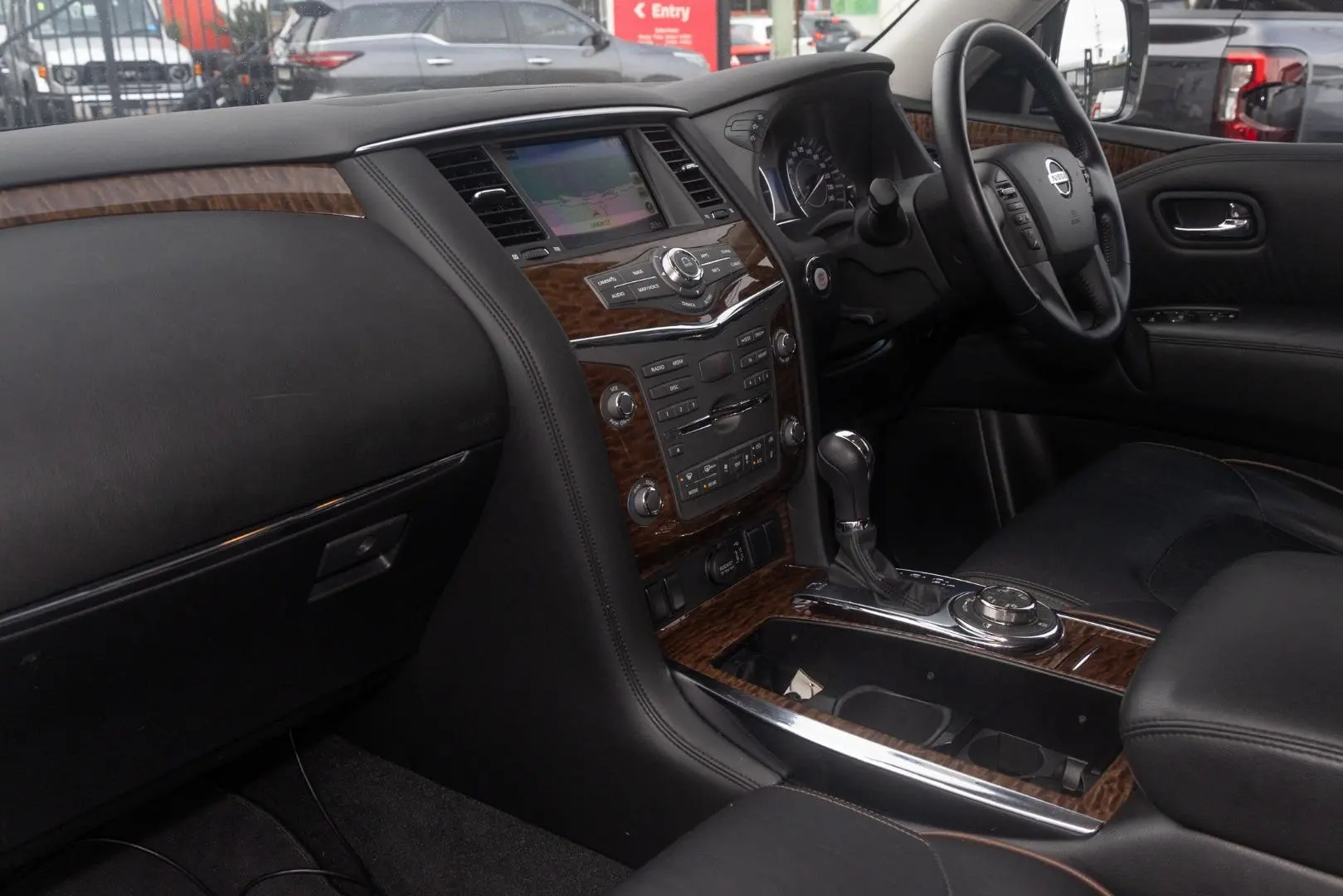 2020 Nissan Patrol Gallery Image 8