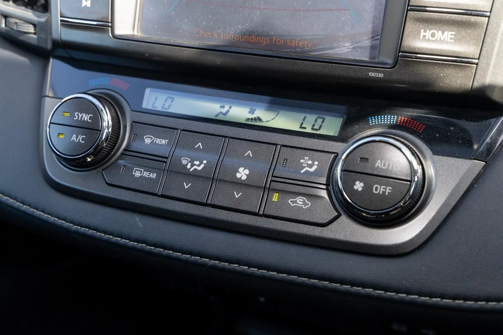 2015 Toyota RAV4 Gallery Image 16