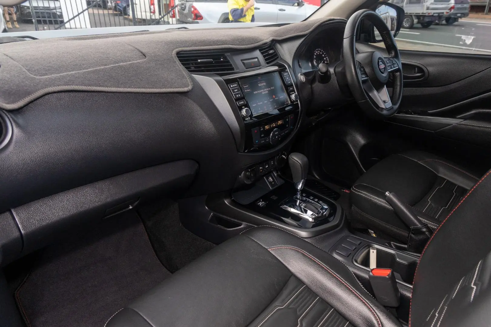 2021 Nissan Navara Gallery Image 8