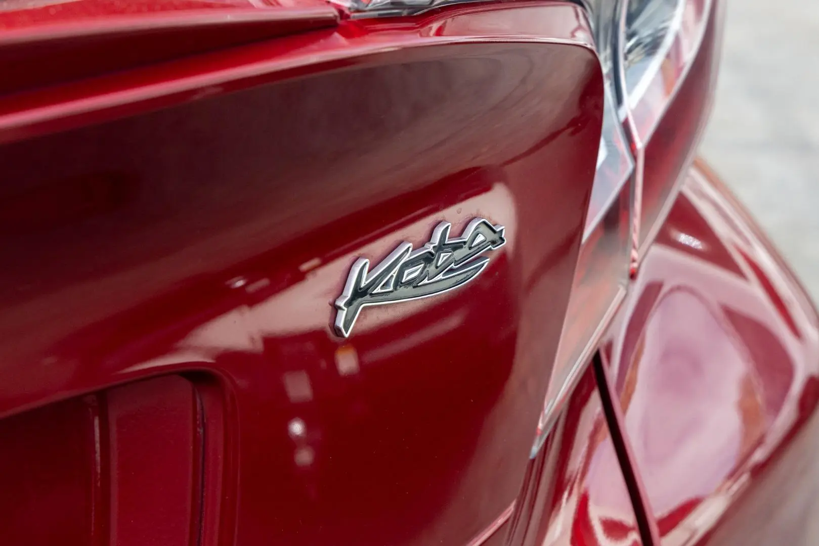 2018 Toyota C-HR Gallery Image 21