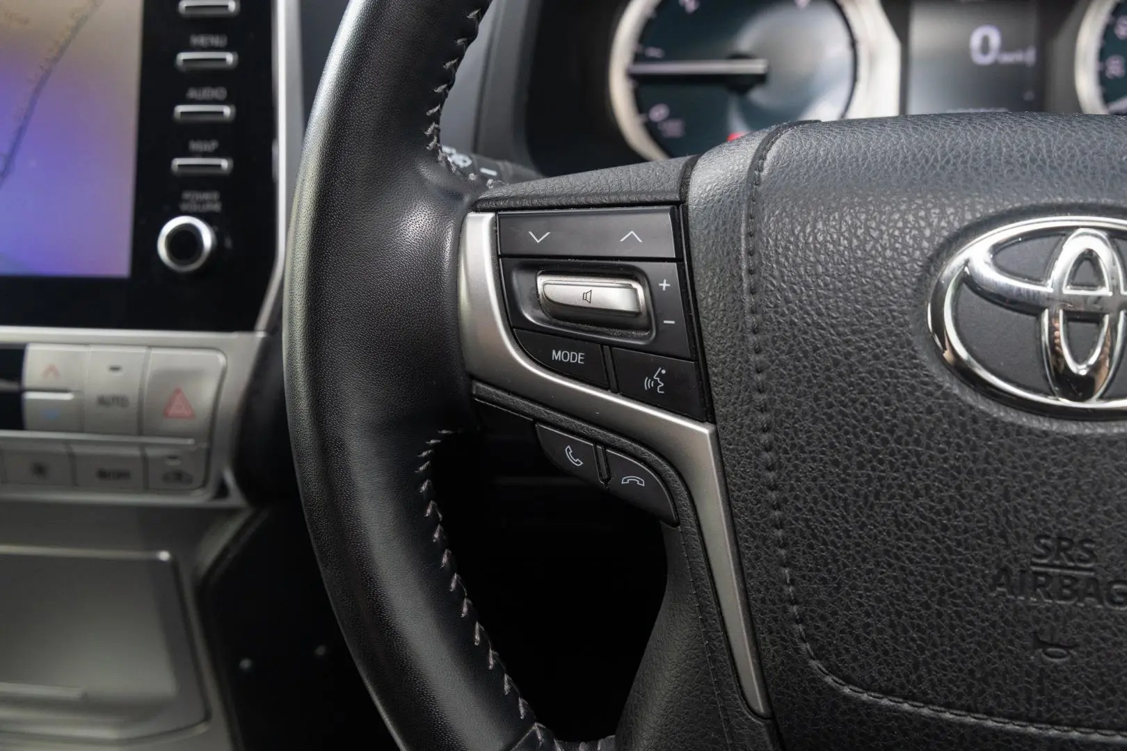2021 Toyota Landcruiser Prado Gallery Image 11
