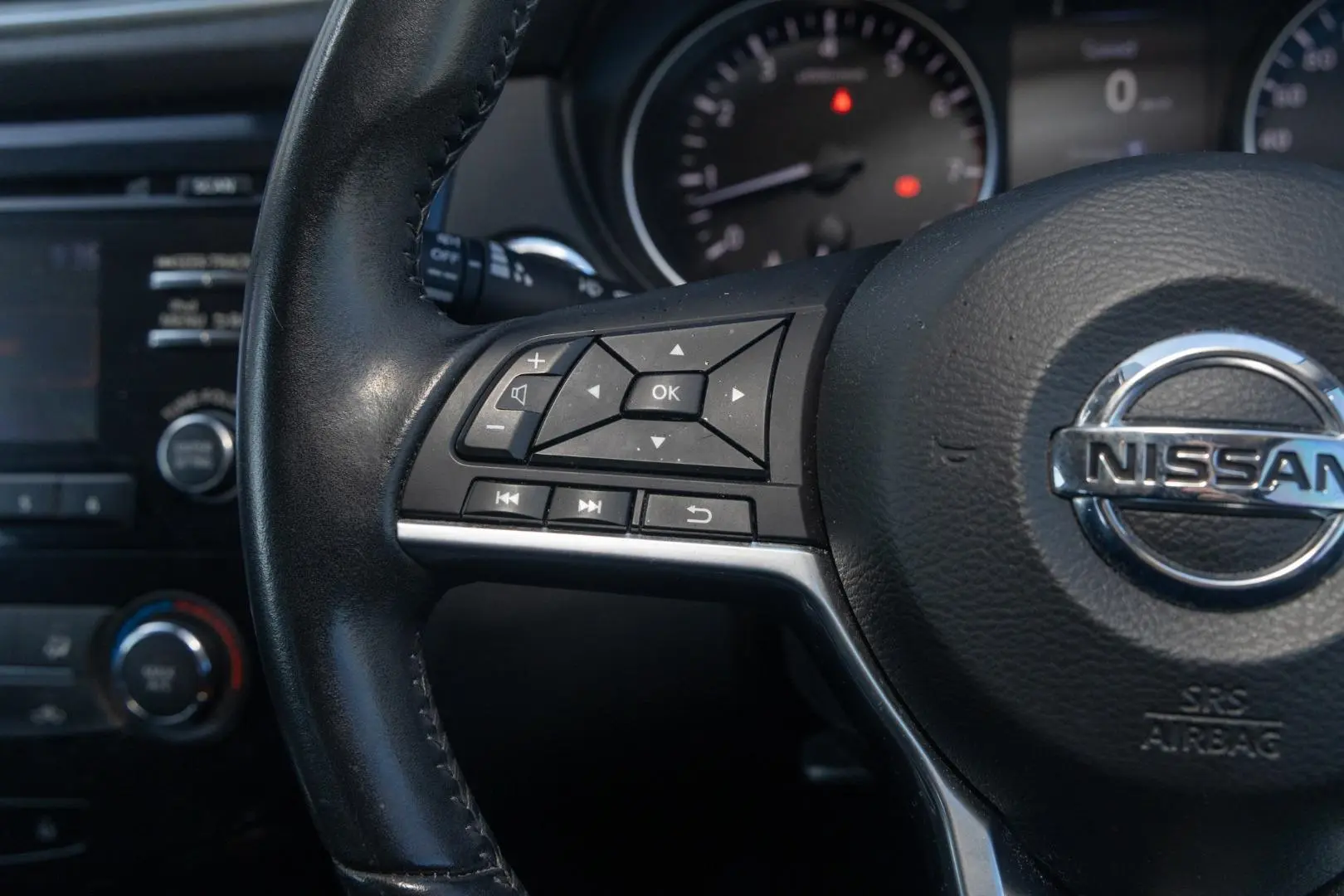 2017 Nissan QASHQAI Gallery Image 11