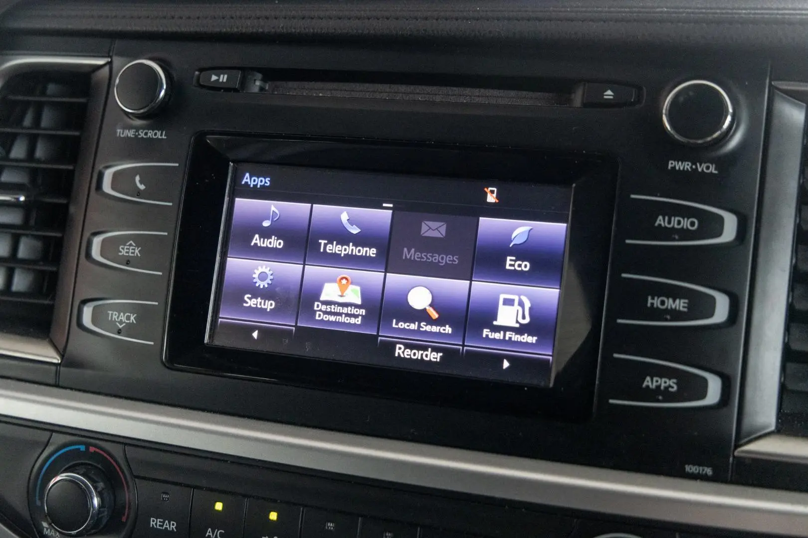 2016 Toyota Kluger Gallery Image 16