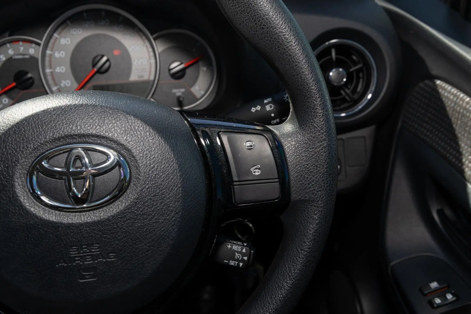 2017 Toyota Yaris Gallery Image 12