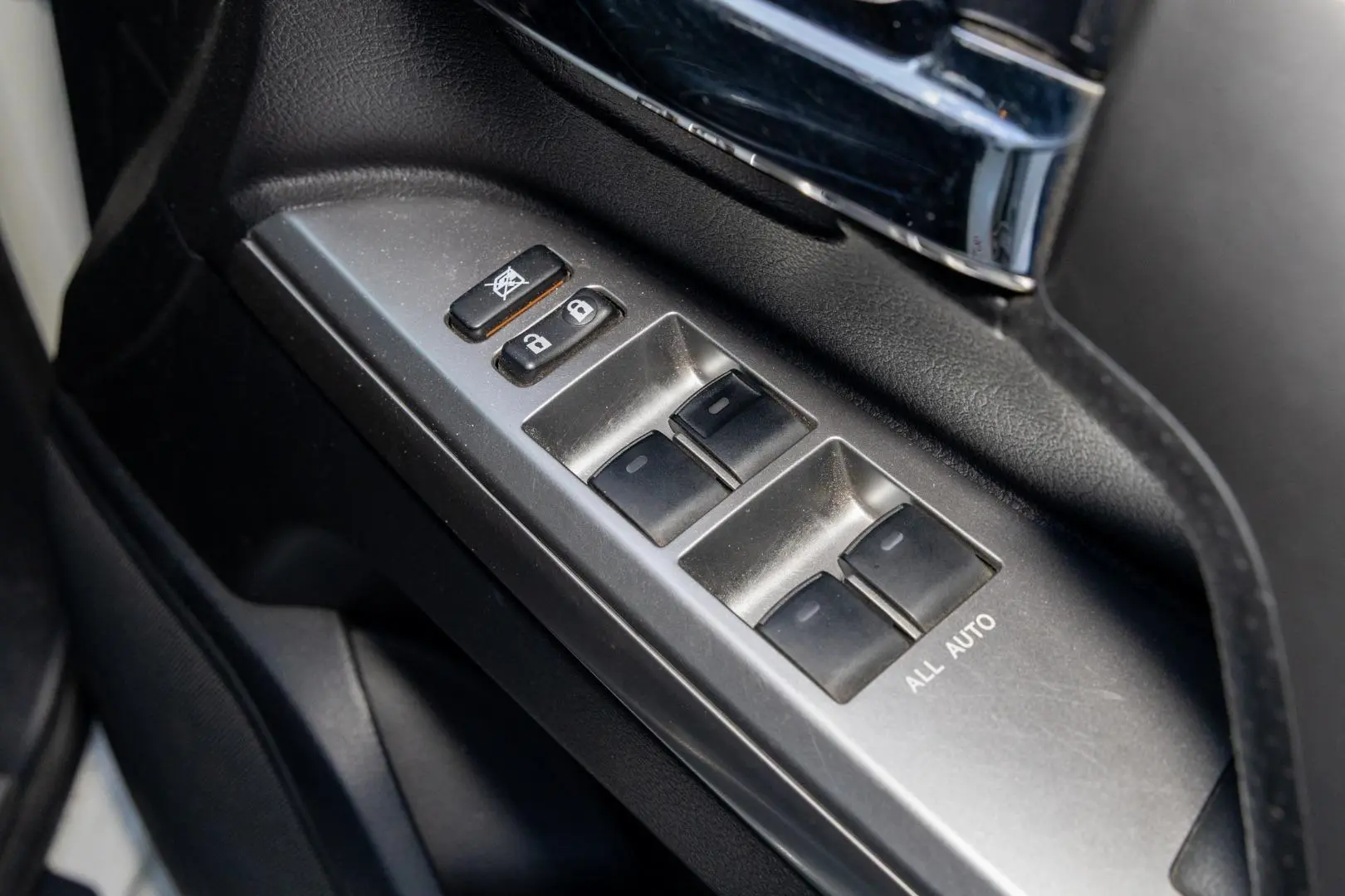 2015 Toyota Landcruiser Gallery Image 18