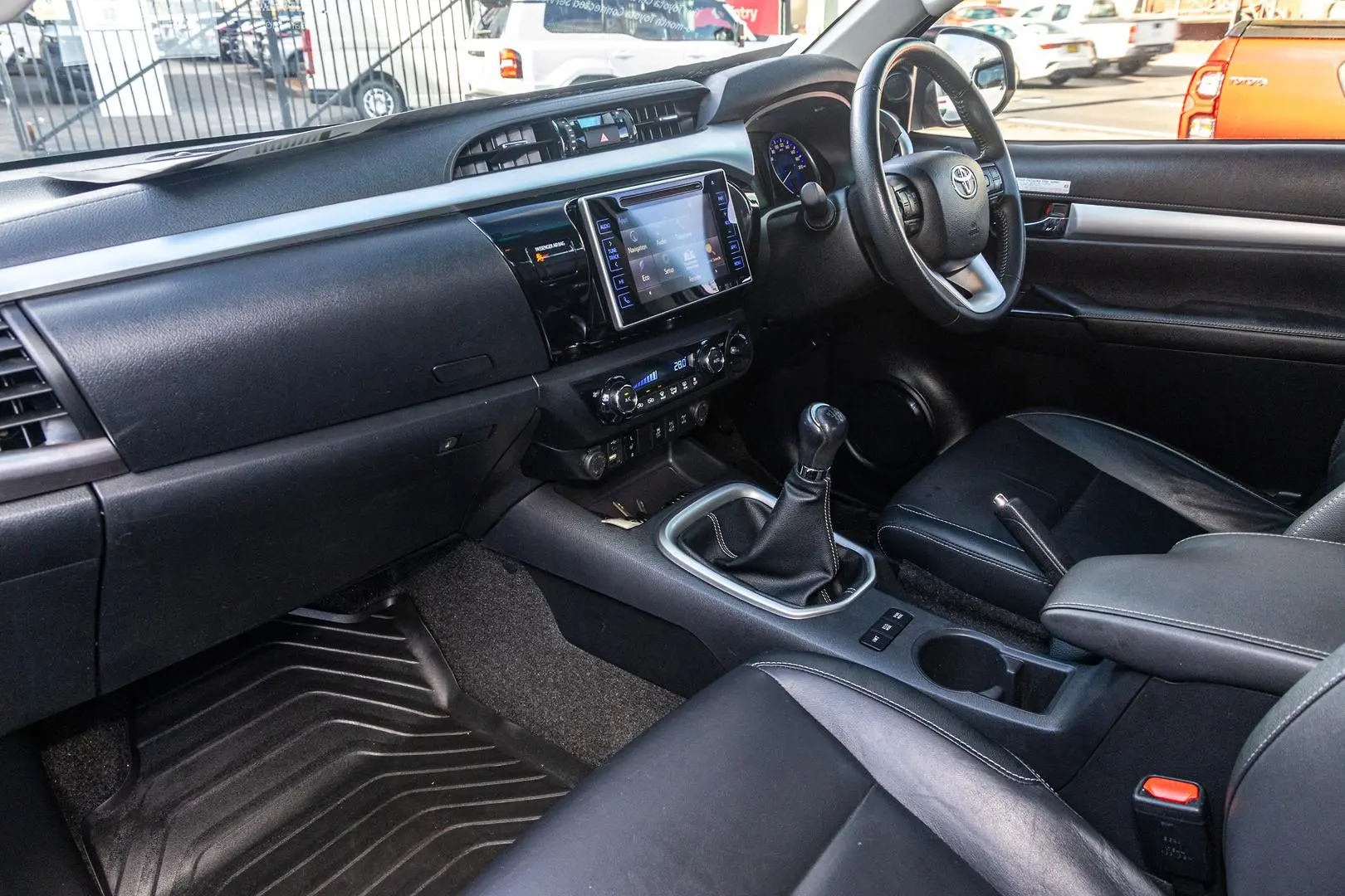 2019 Toyota Hilux Gallery Image 8
