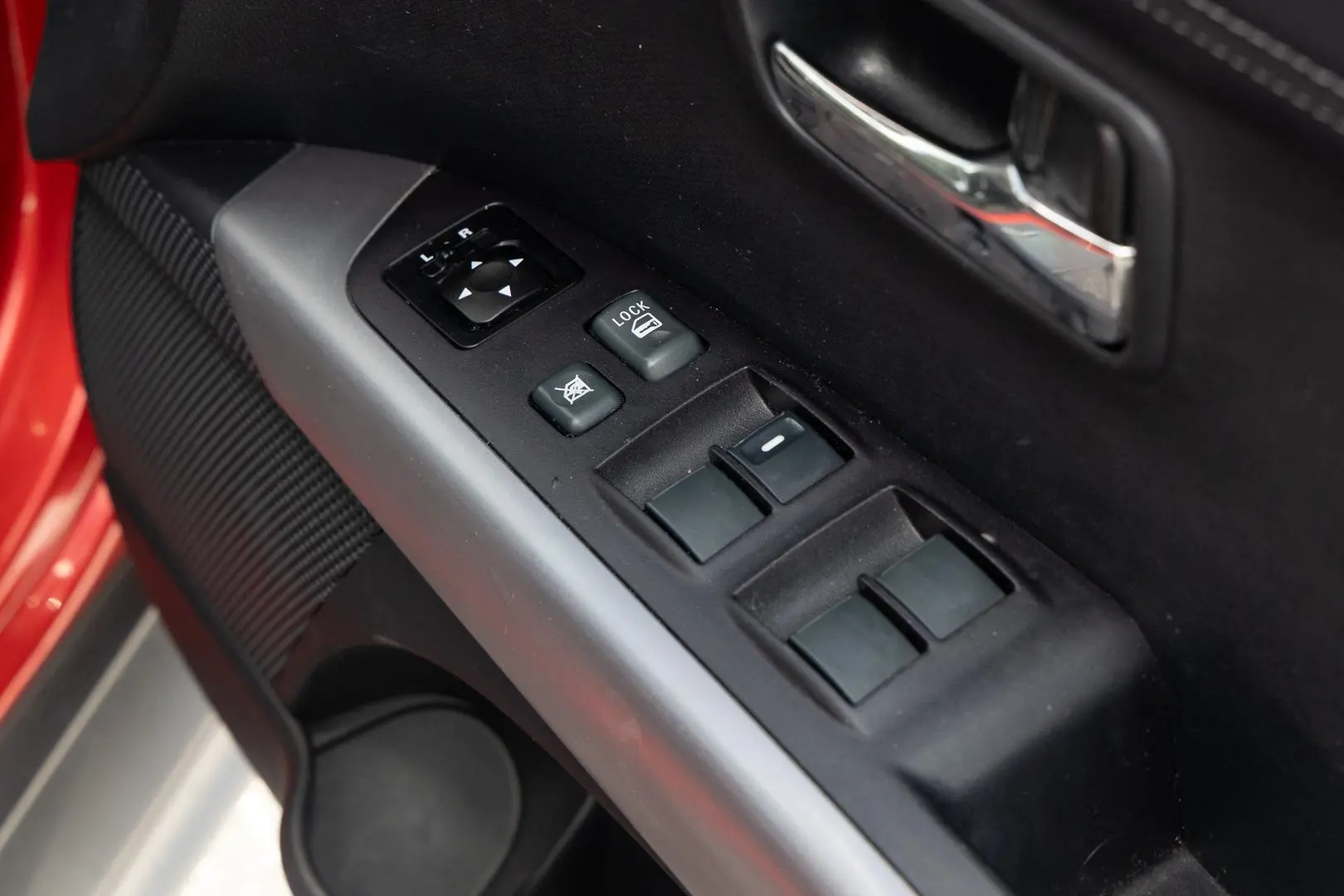 2012 Mitsubishi Outlander Gallery Image 17