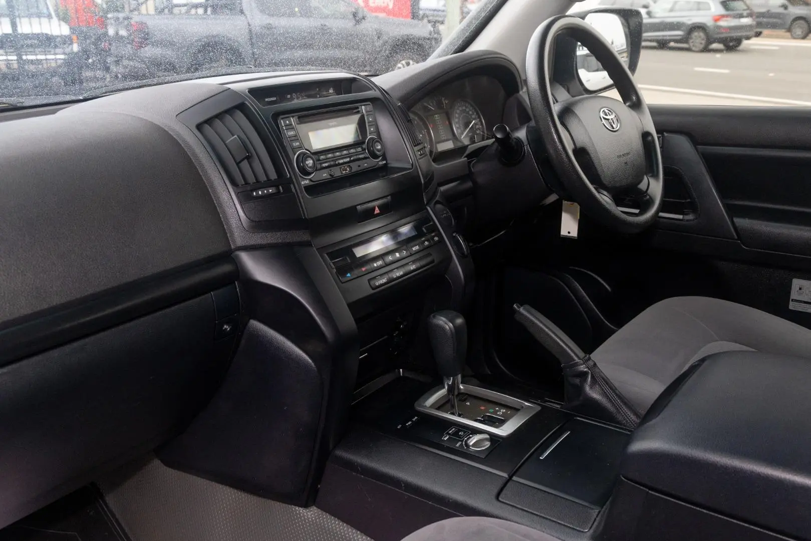 2017 Toyota Landcruiser Gallery Image 8