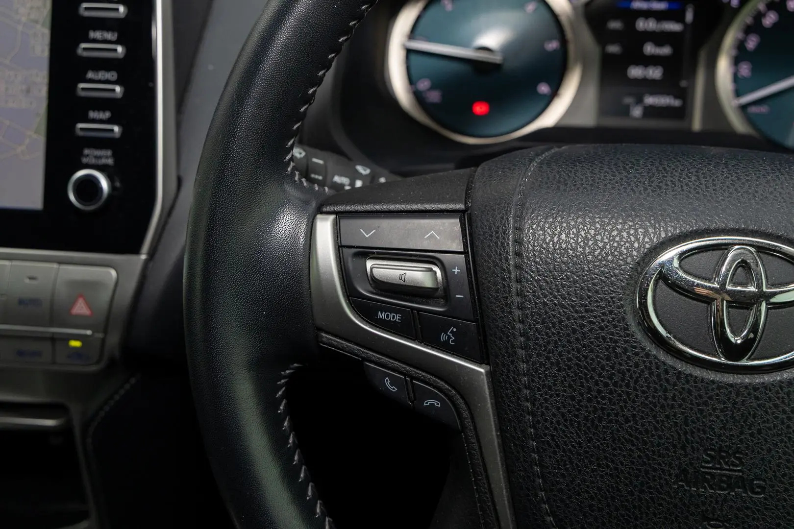 2023 Toyota Landcruiser Prado Gallery Image 11