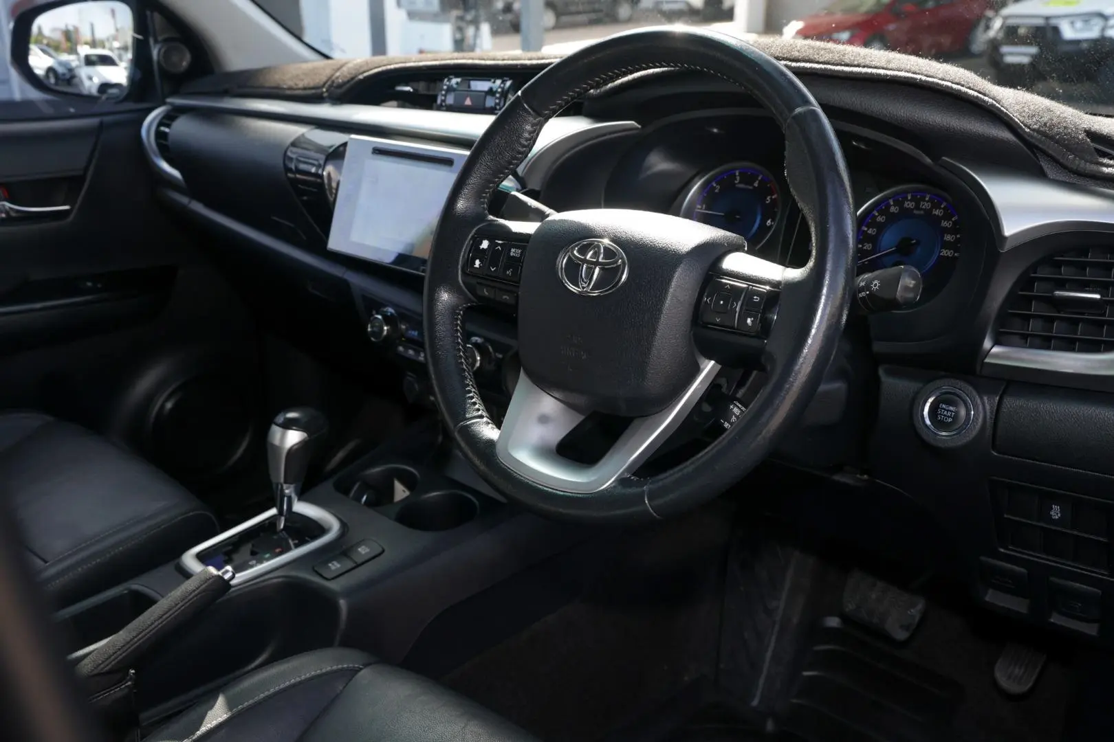 2017 Toyota Hilux Image 7