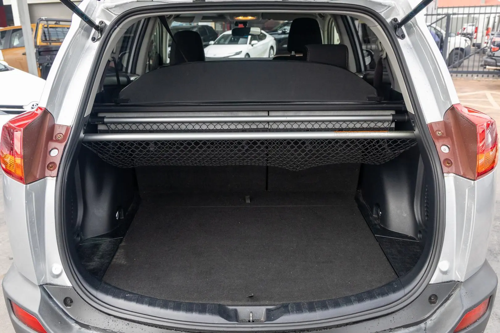 2013 Toyota RAV4 Gallery Image 19